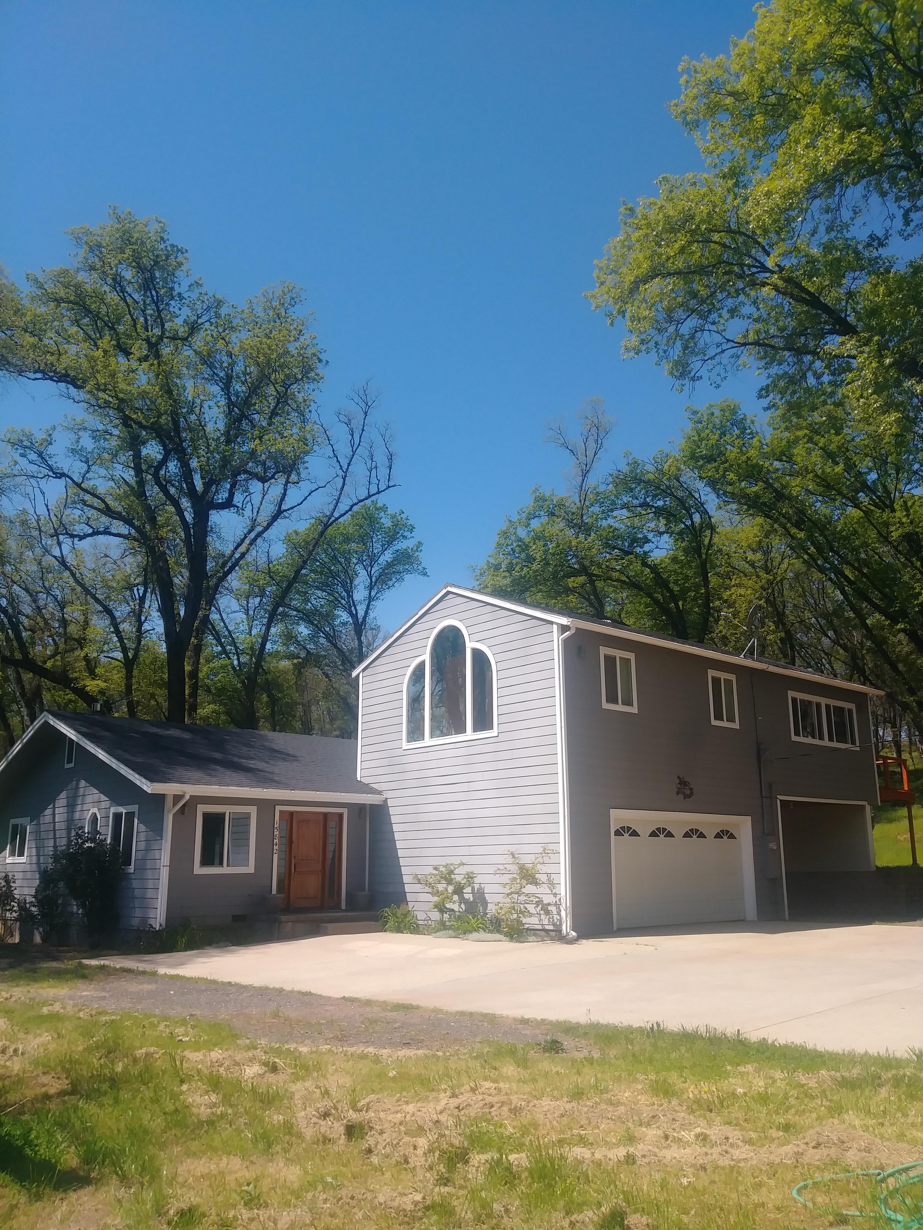 Exterior of 15842 Auburn Rd