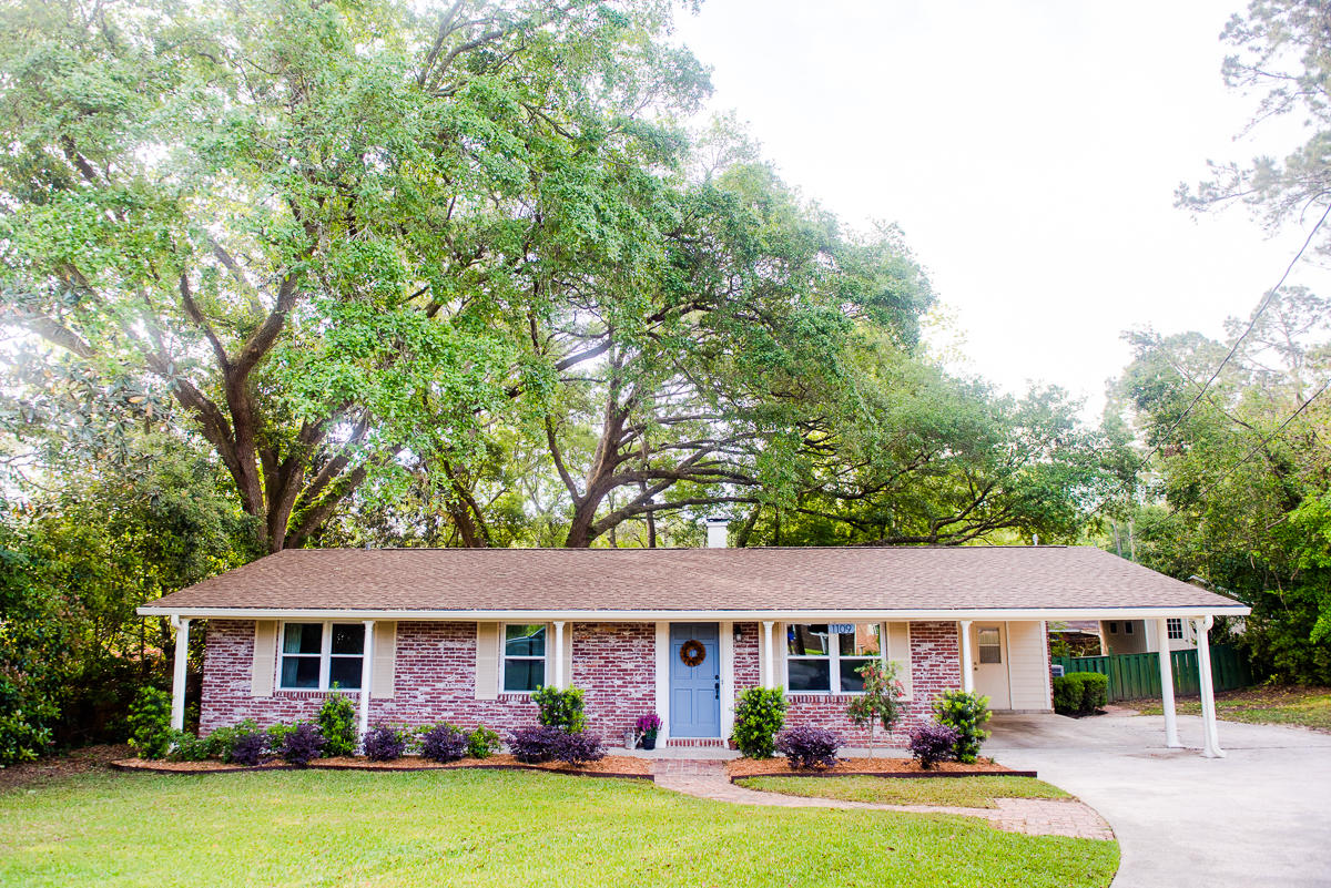 Exterior of 1109 Nandina Ct