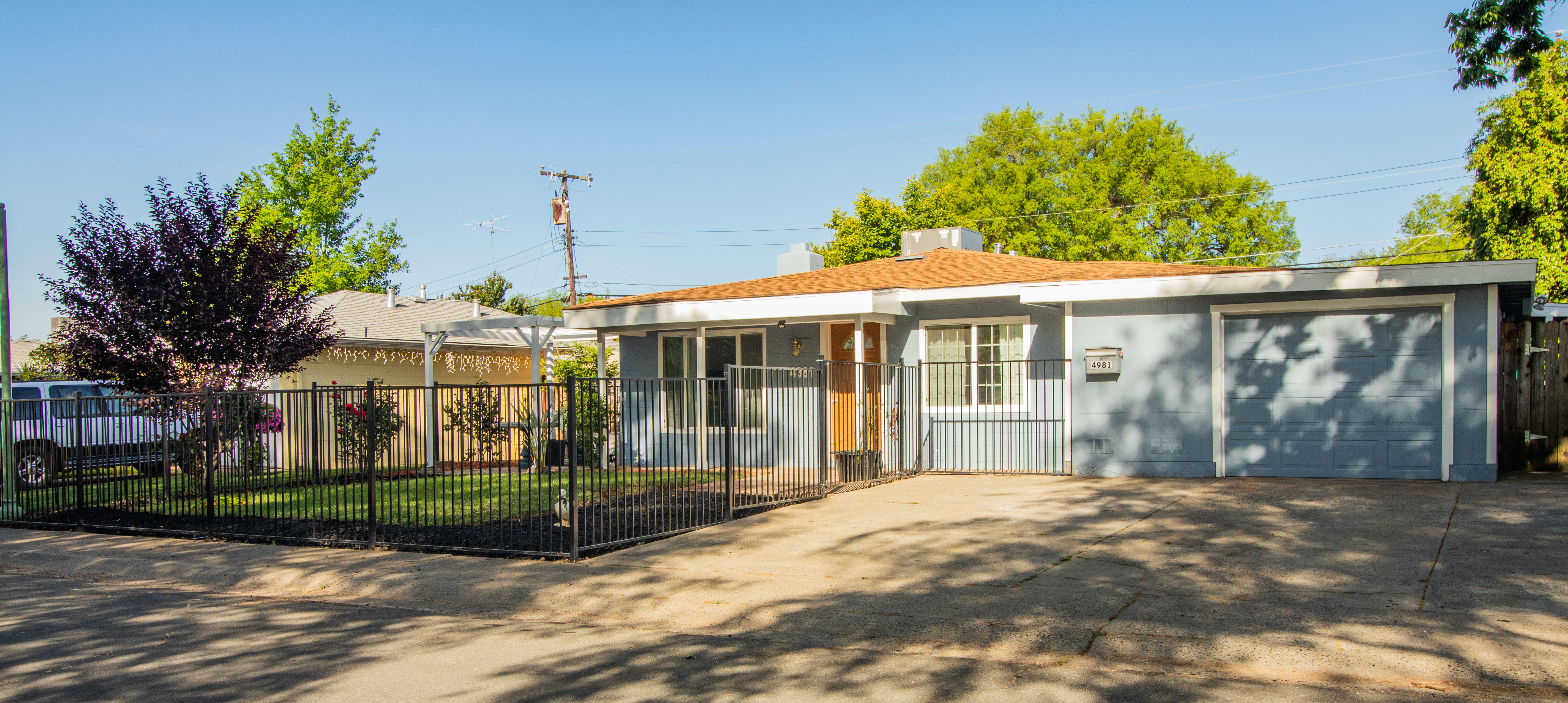 Exterior of 4981 Valletta Way