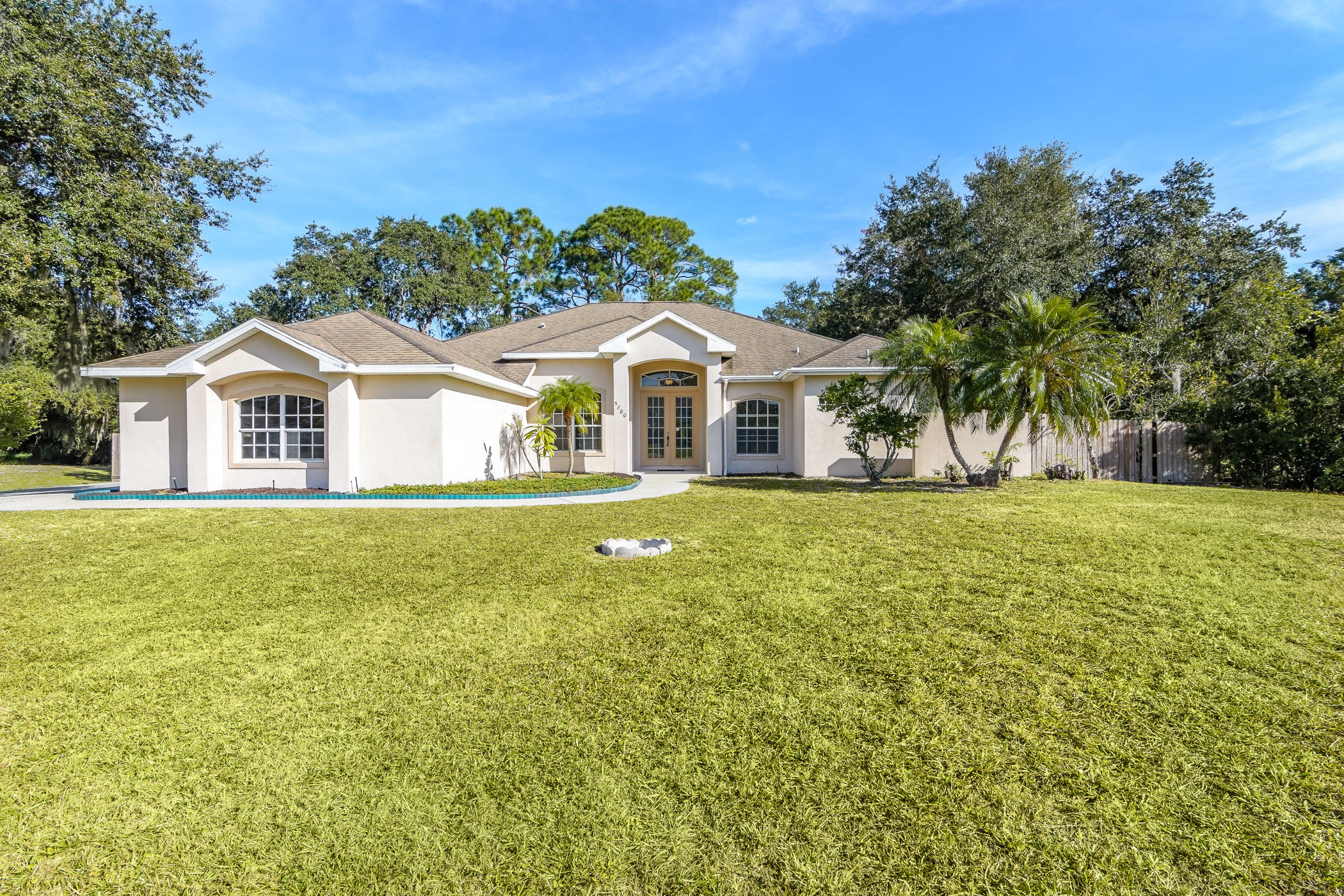 Exterior of 5800 Eagle Way