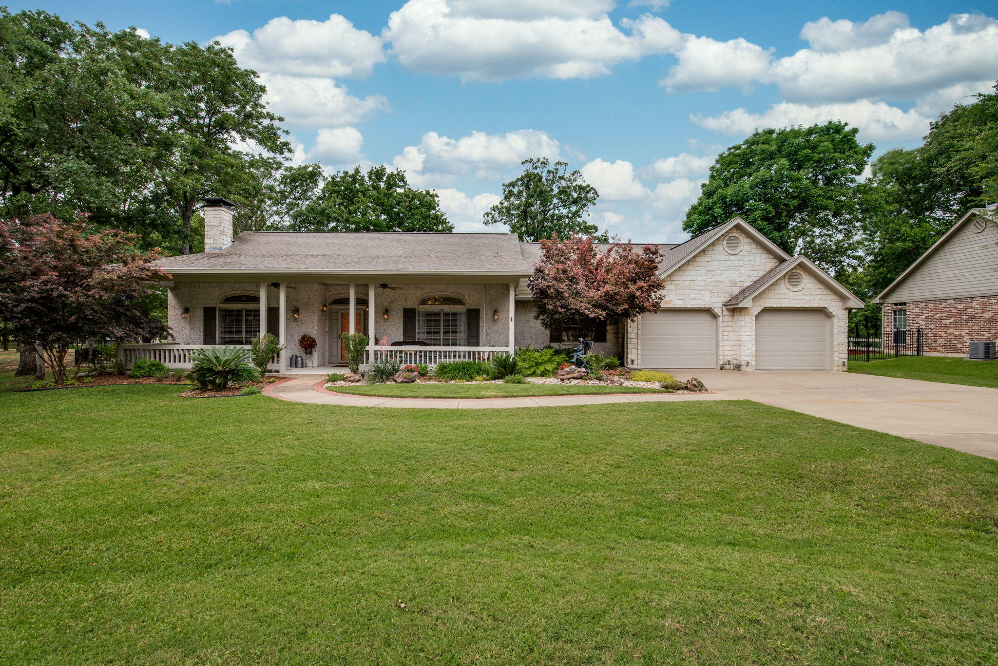 Exterior of 125 Bay Tree Trail