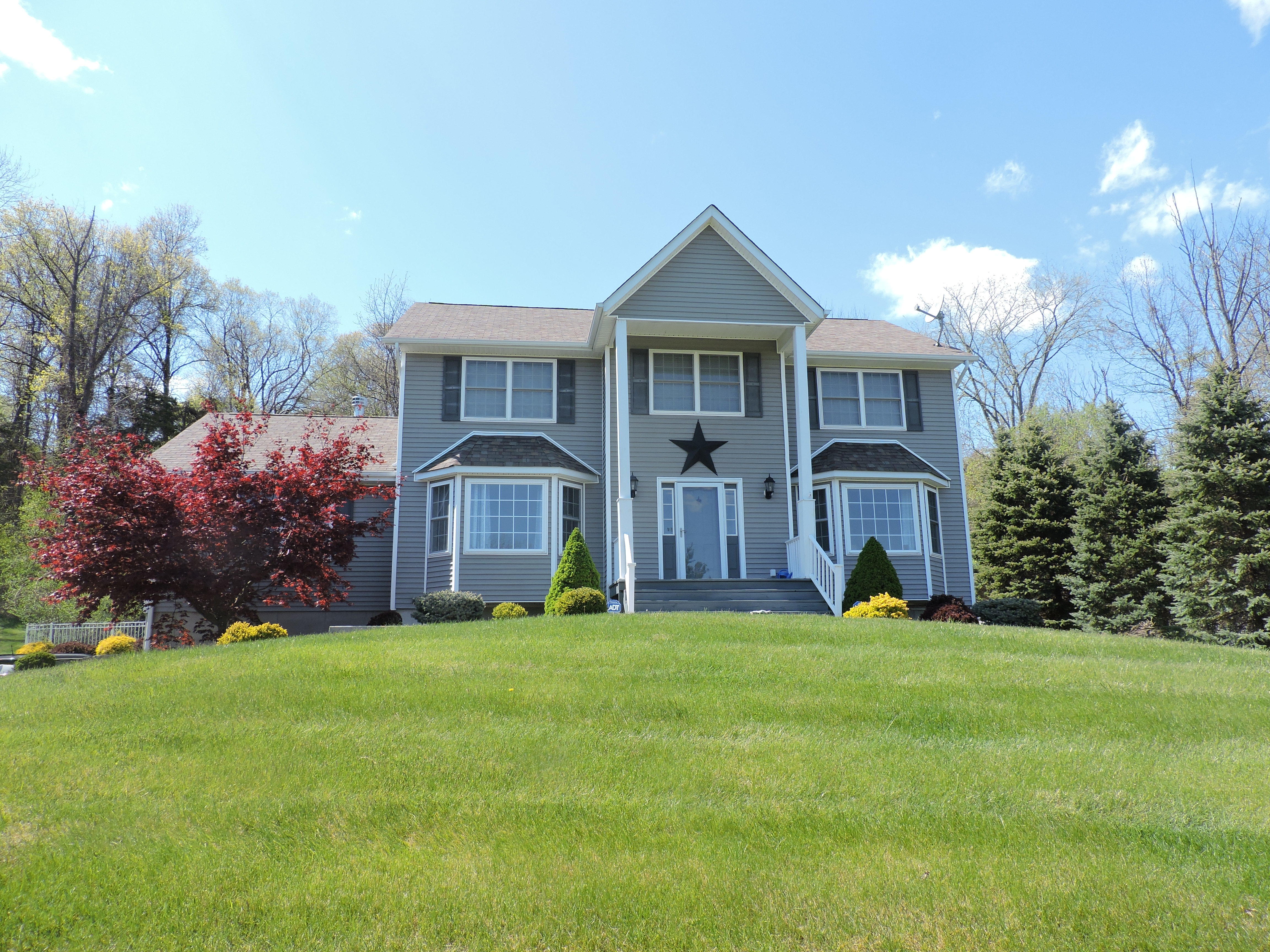 Exterior of 124 Creamery Pond Rd