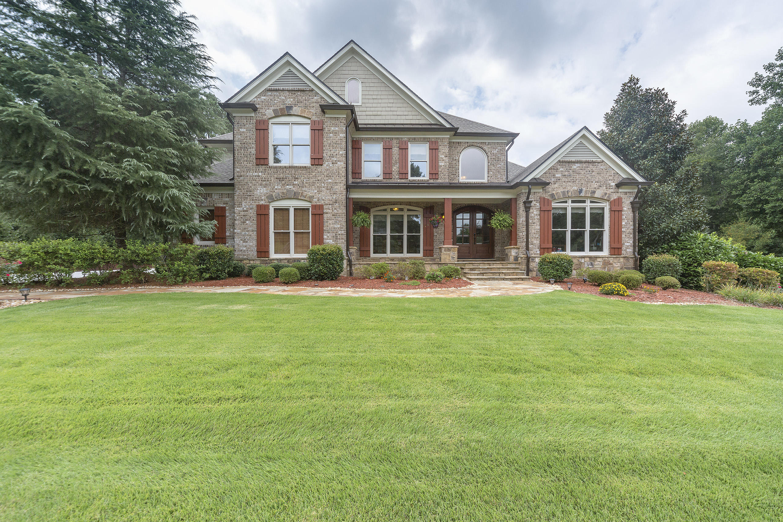 Exterior of 1635 Tapestry Ridge SE