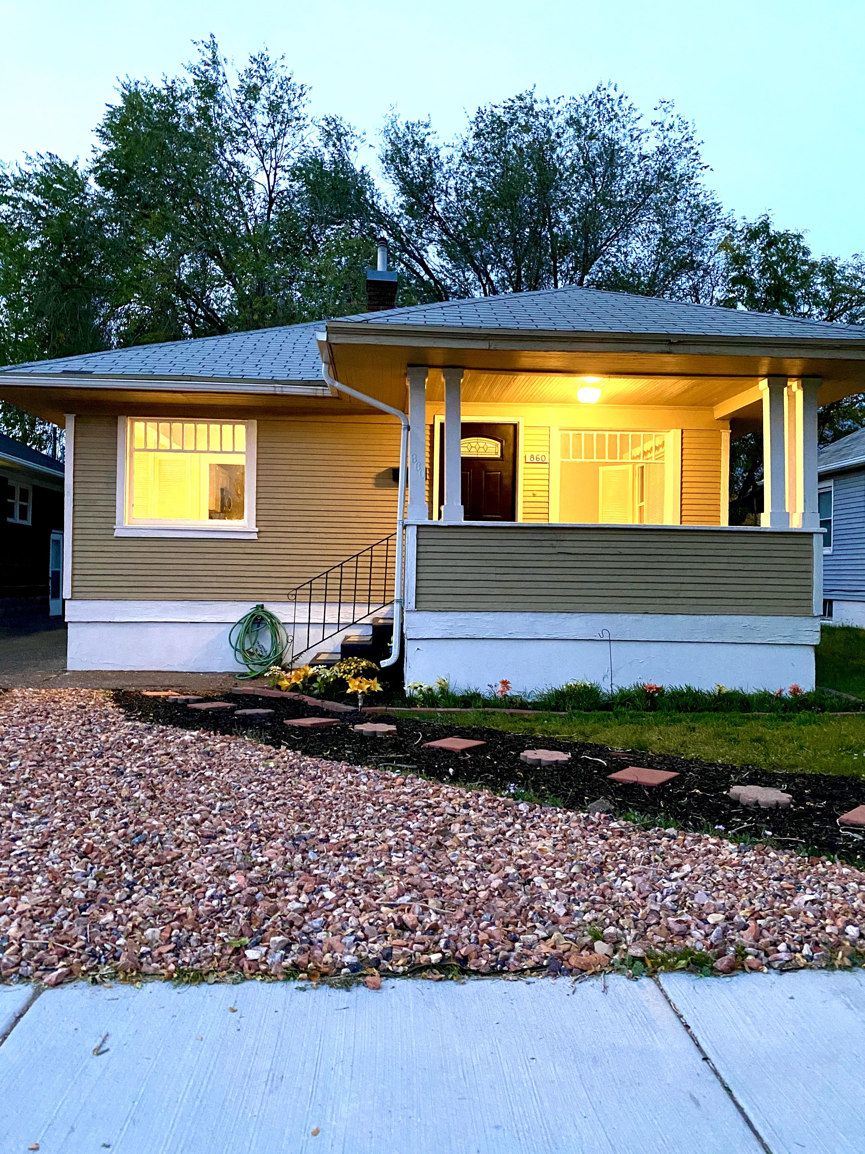 Exterior of 860 E 21st St