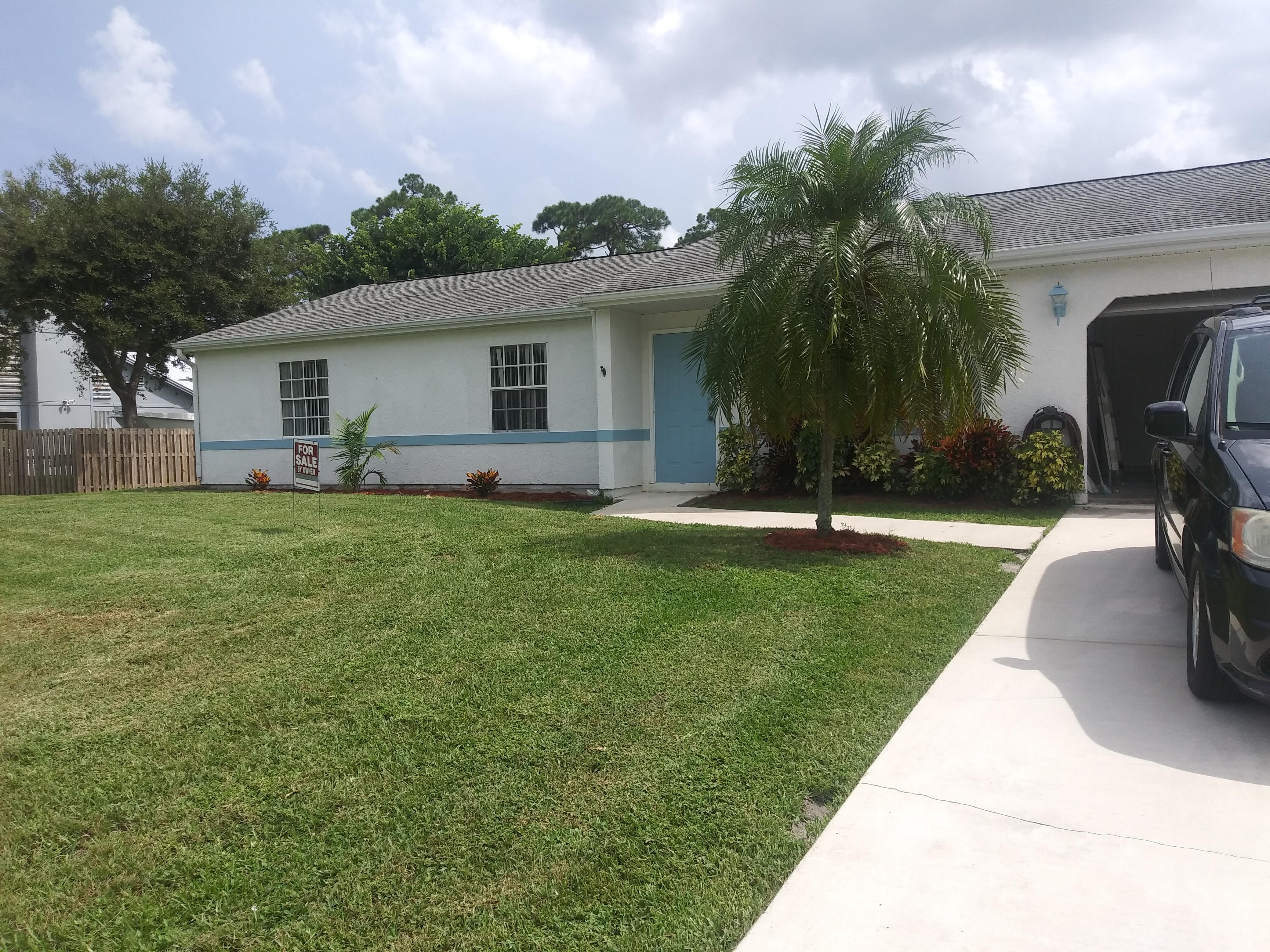 Exterior of 2751 SE Carthage Rd