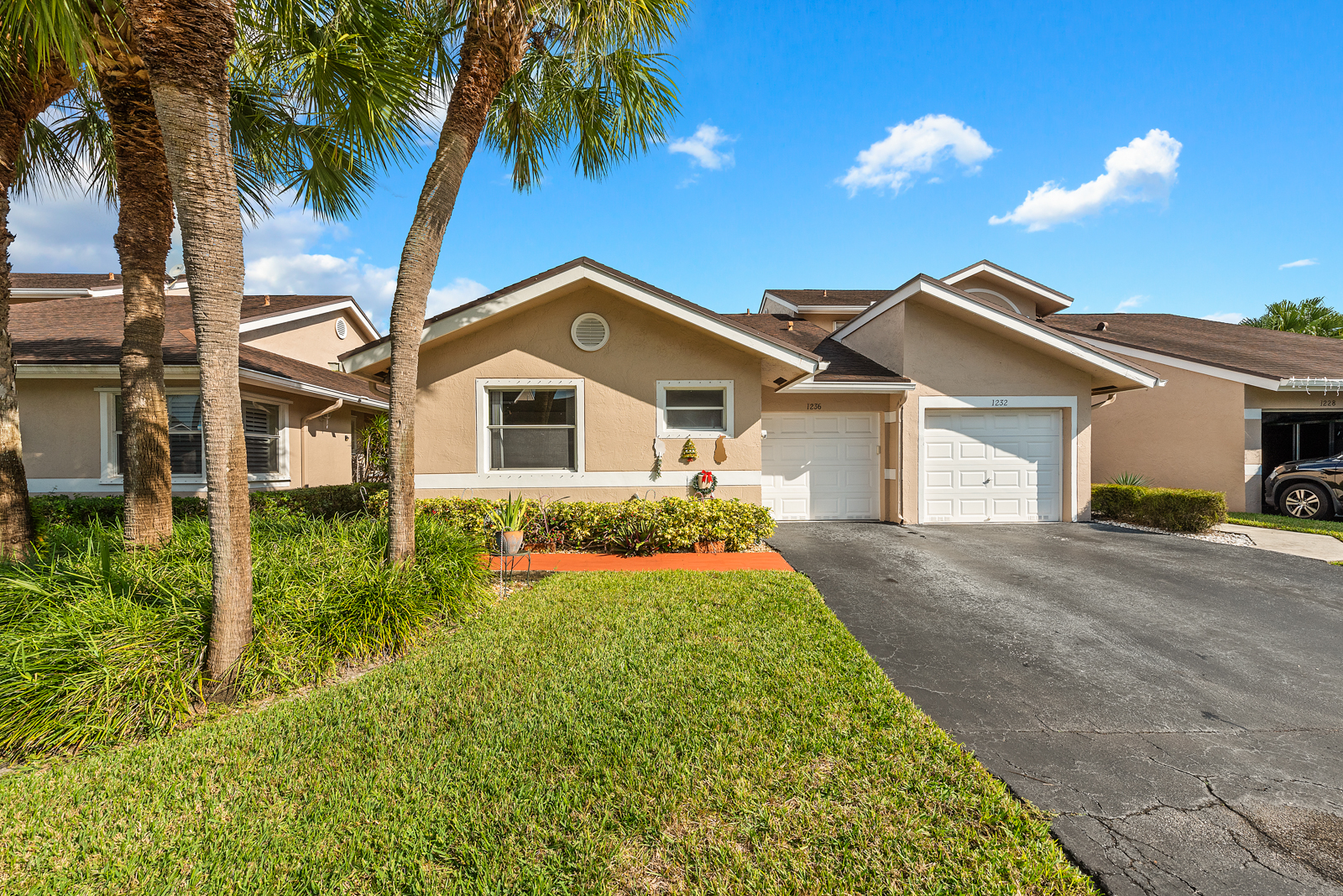 Exterior of 1236 West Lakes Drive