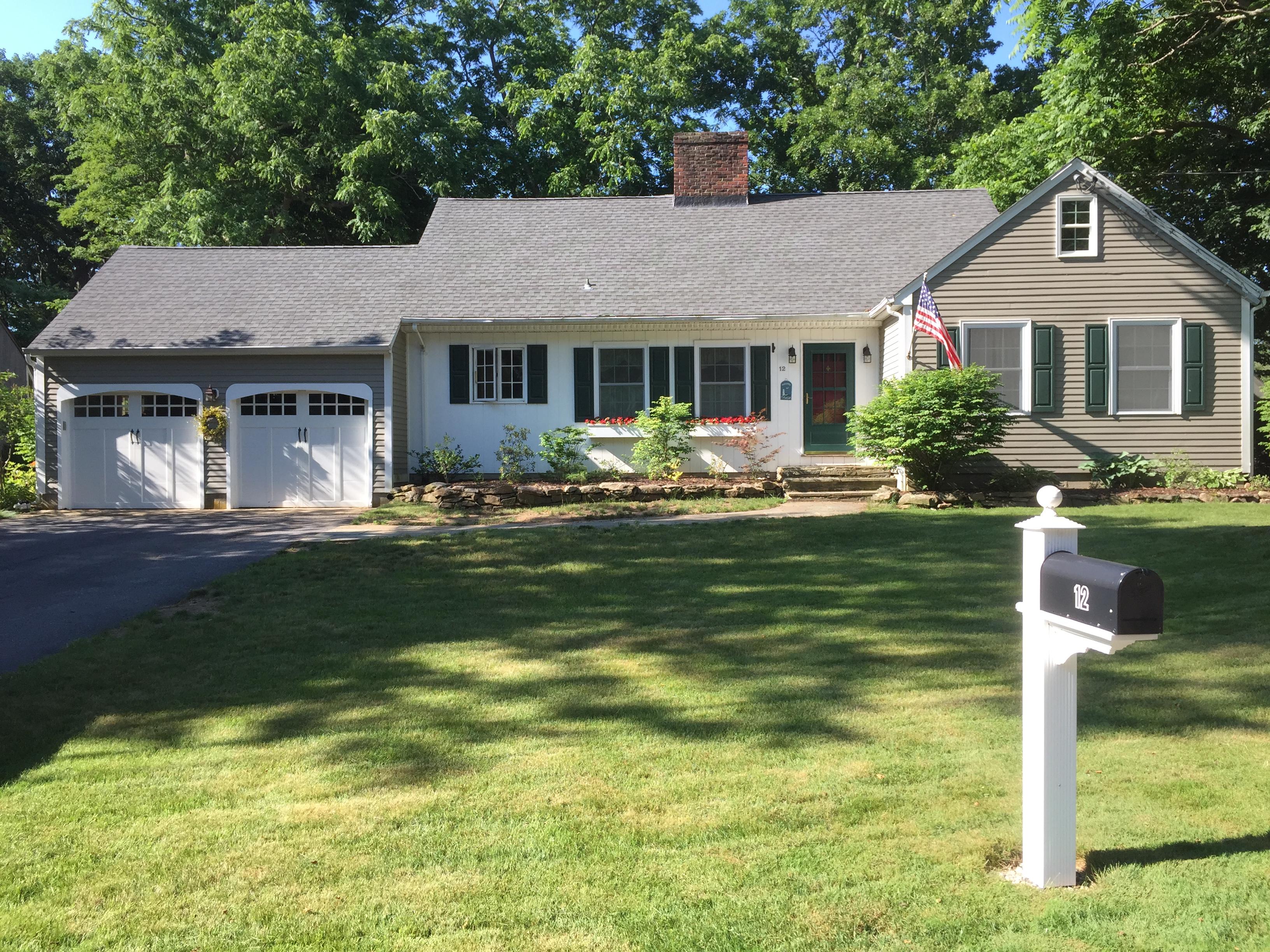 Exterior of 12 Settlers Ln