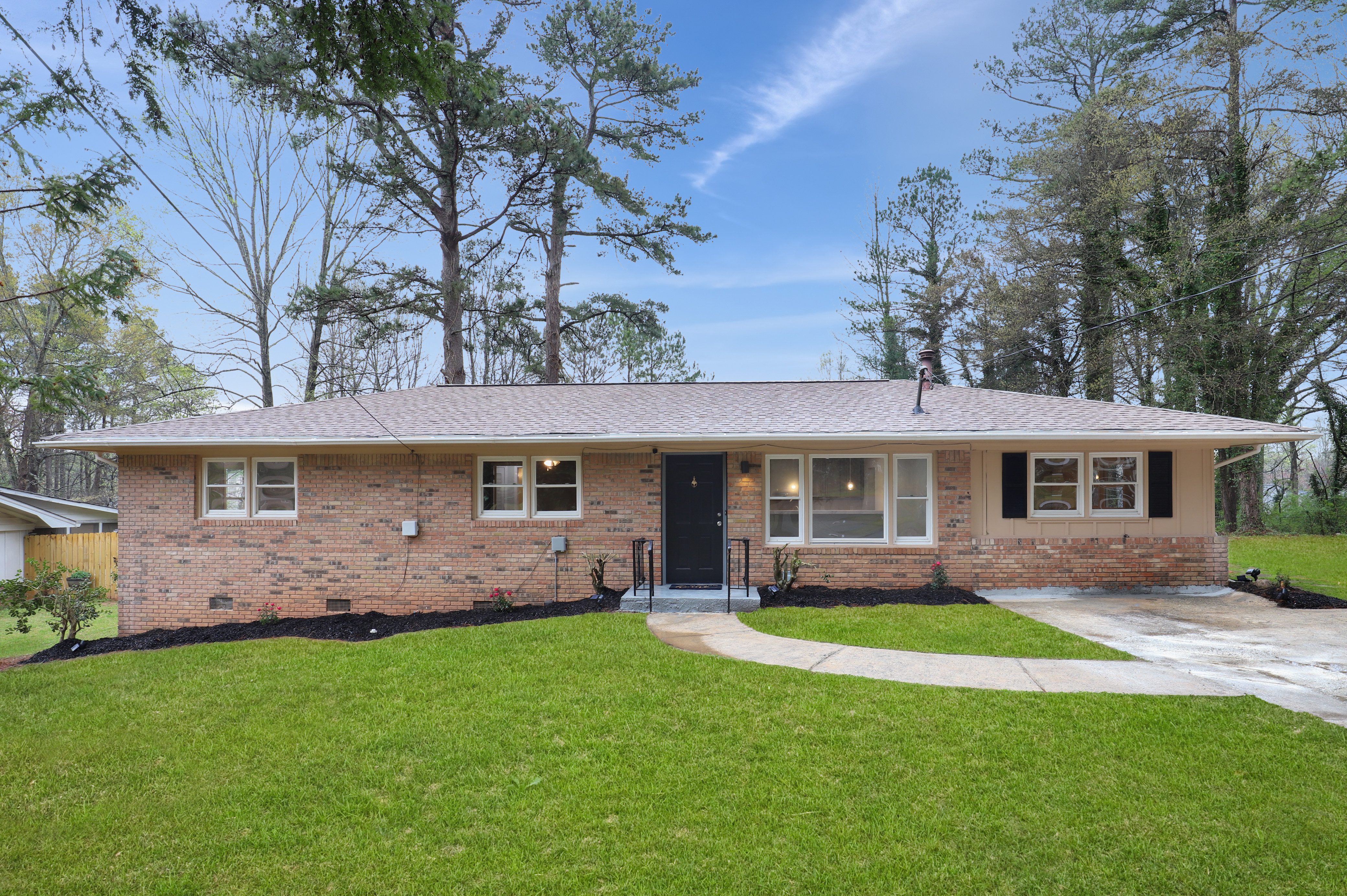 Exterior of 185 Pineland Drive Southeast