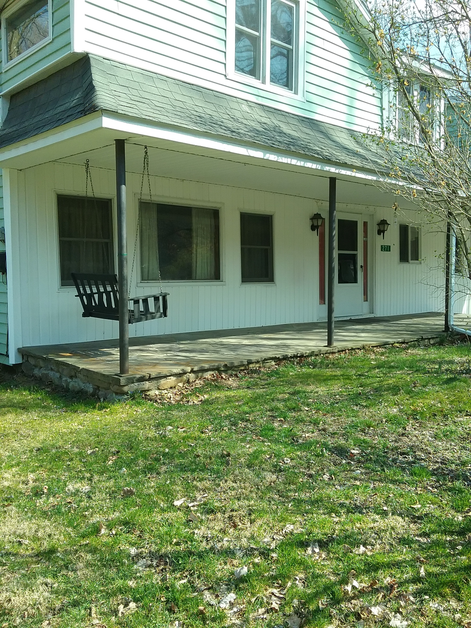 Exterior of 271 Center Street