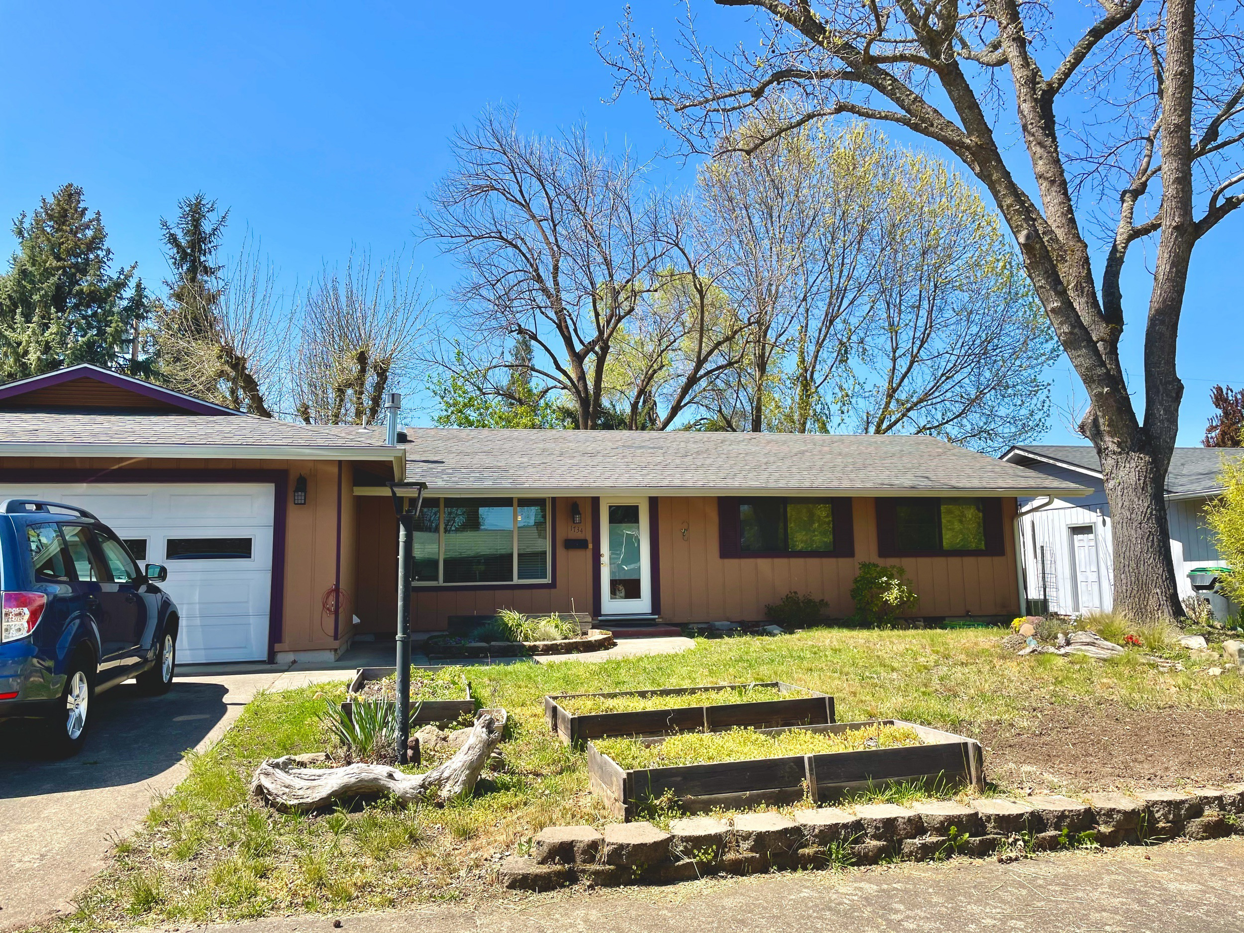 Exterior of 1734 Sheldon Avenue