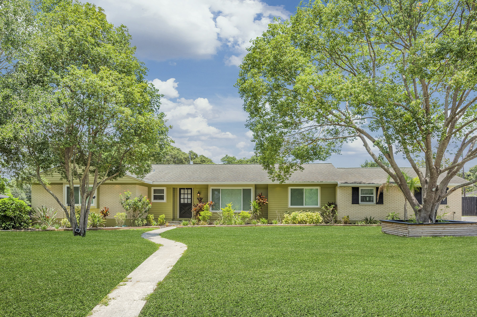 Exterior of 1309 Ivywood Drive