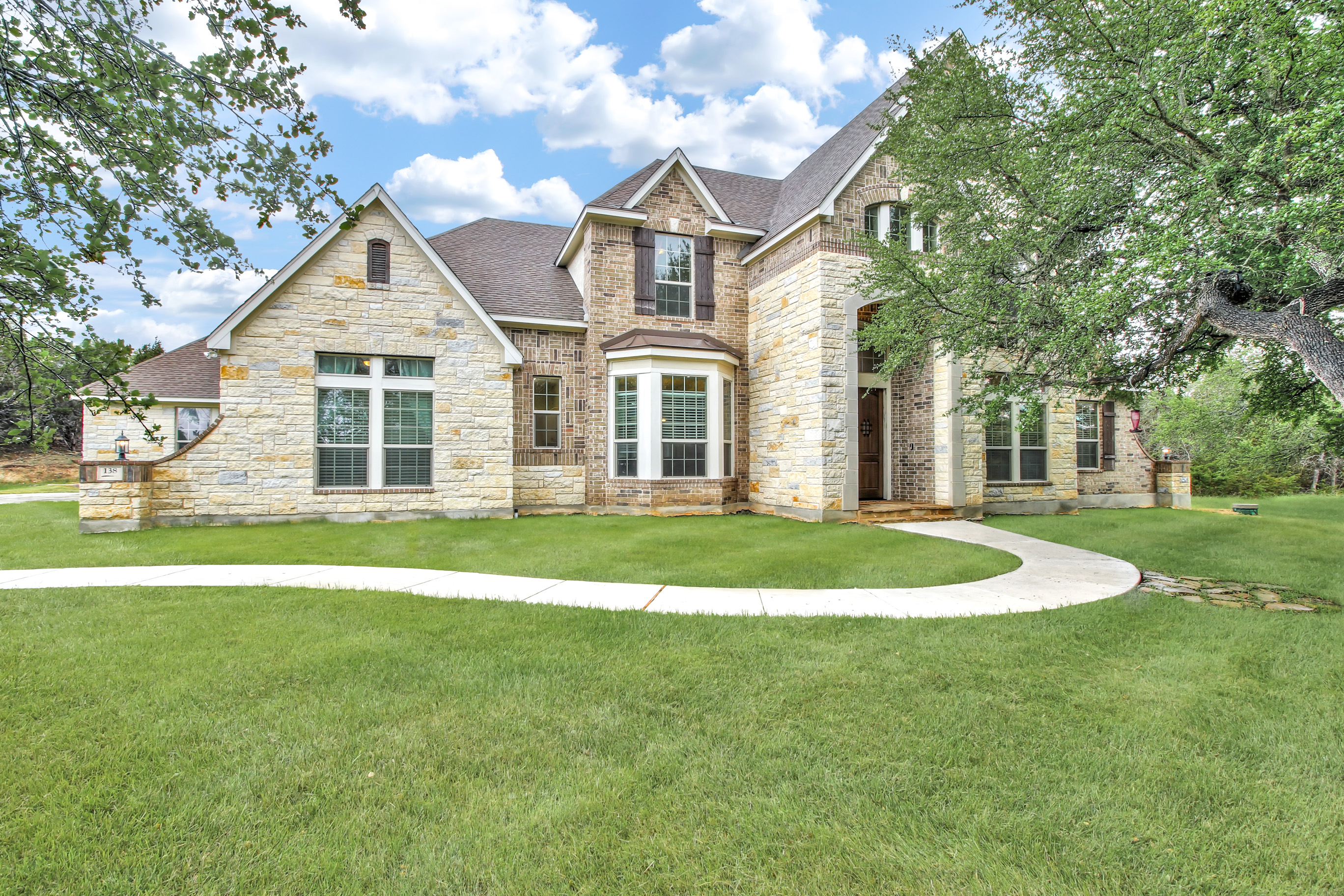 Exterior of 138 Silverleaf Court