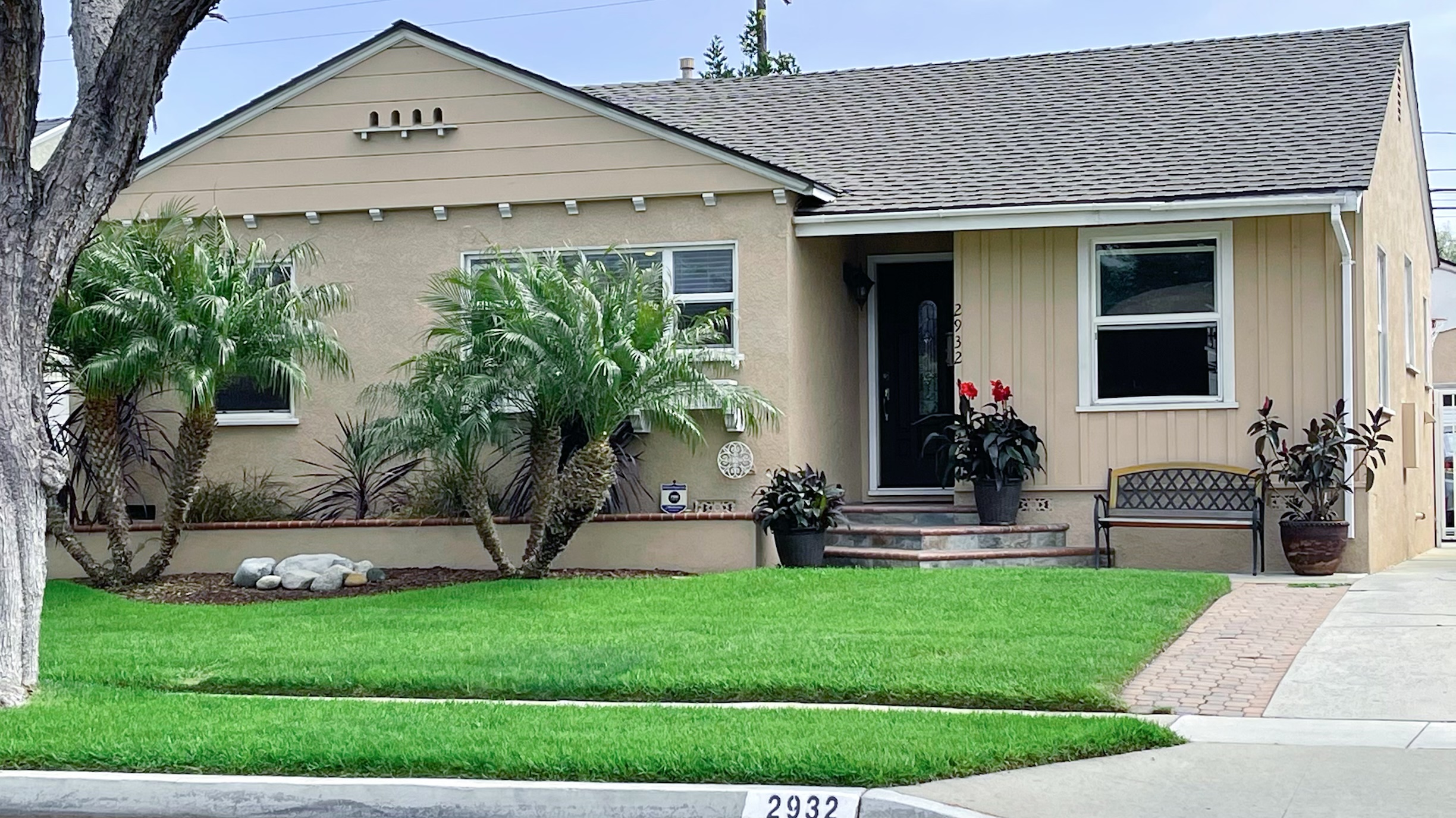 Exterior of 2932 Hardwick Street