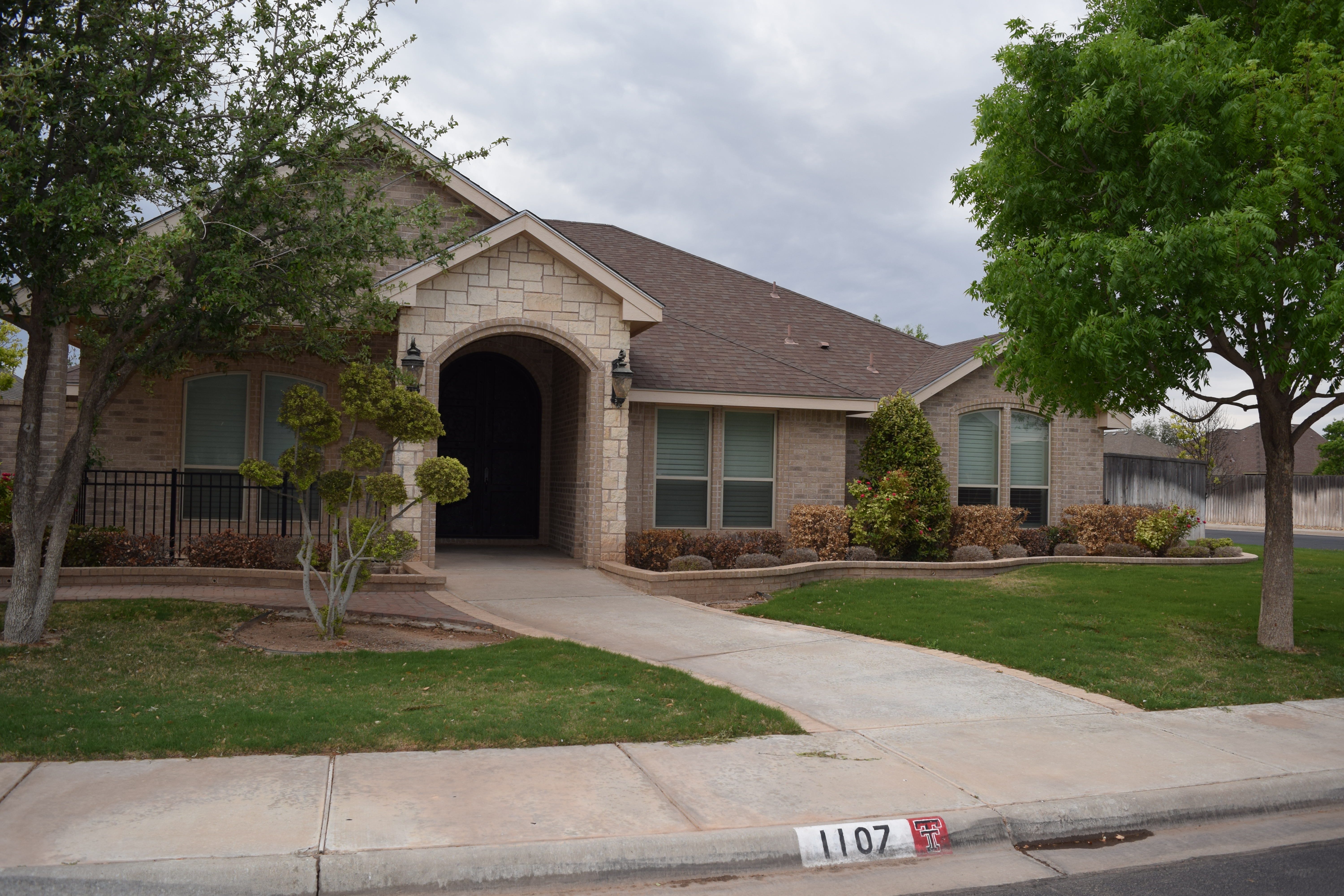 Exterior of 1107 Castle Rock Court