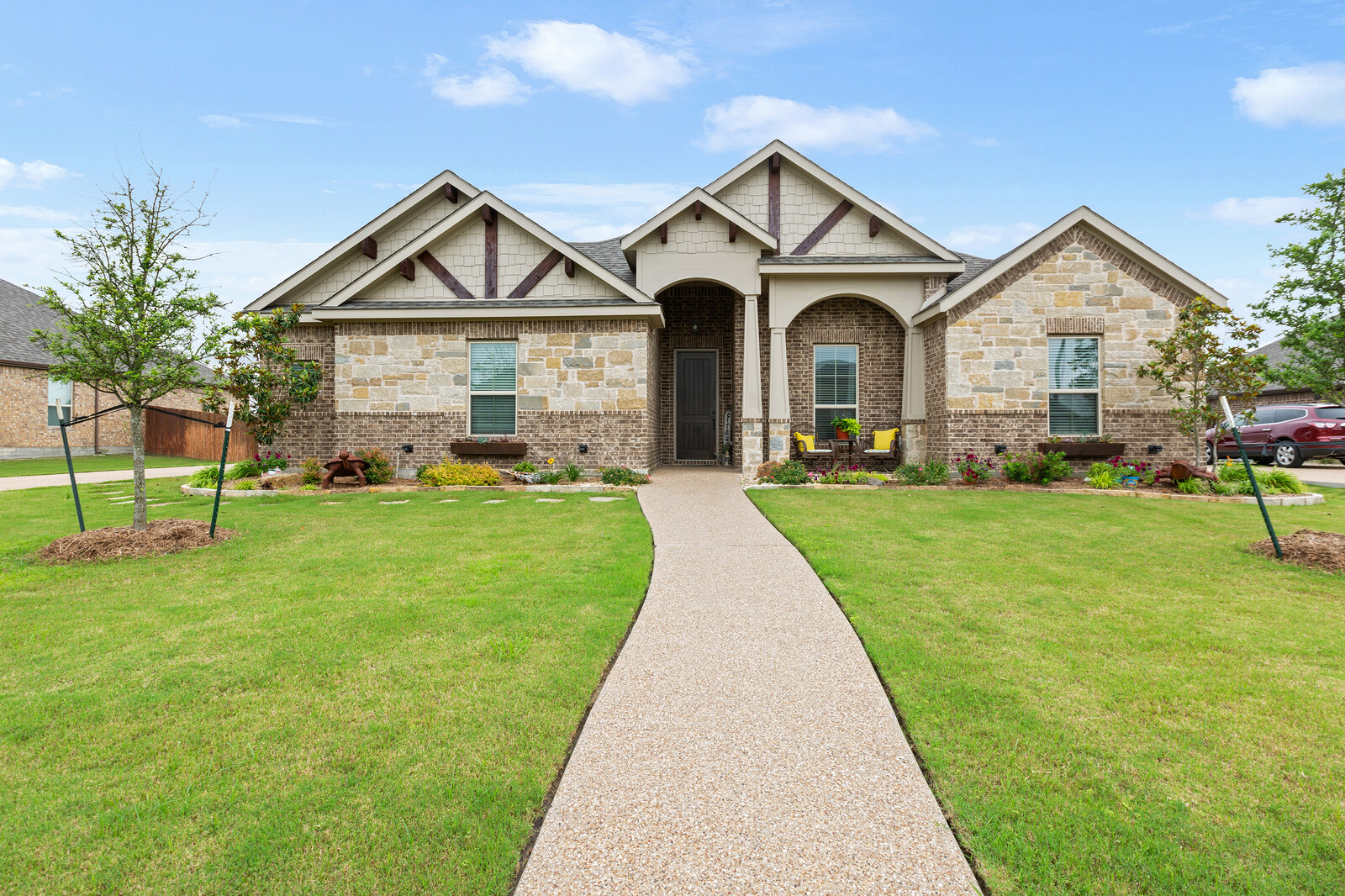 Exterior of 1083 Waverly Drive