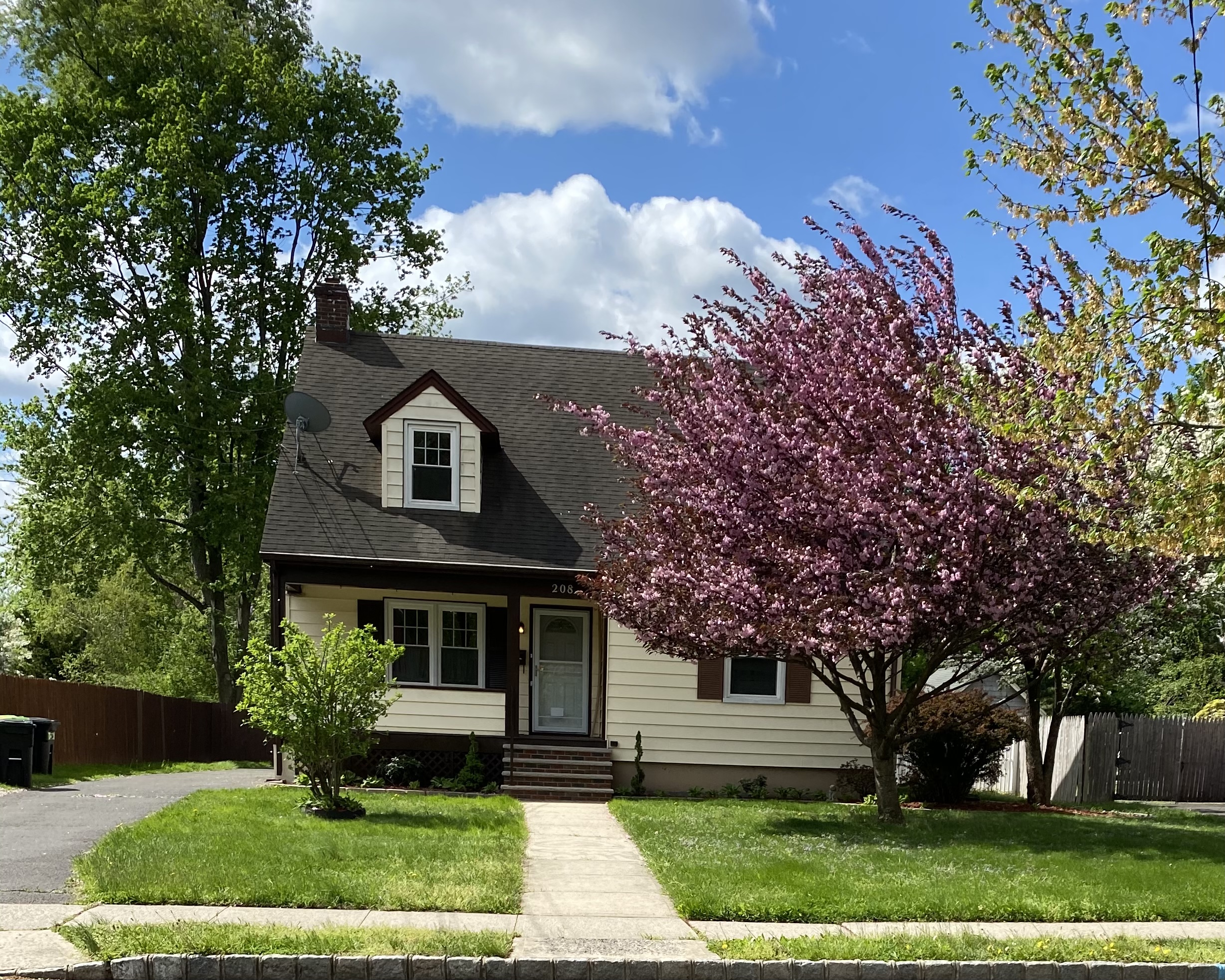 Exterior of 208 West Maple Avenue