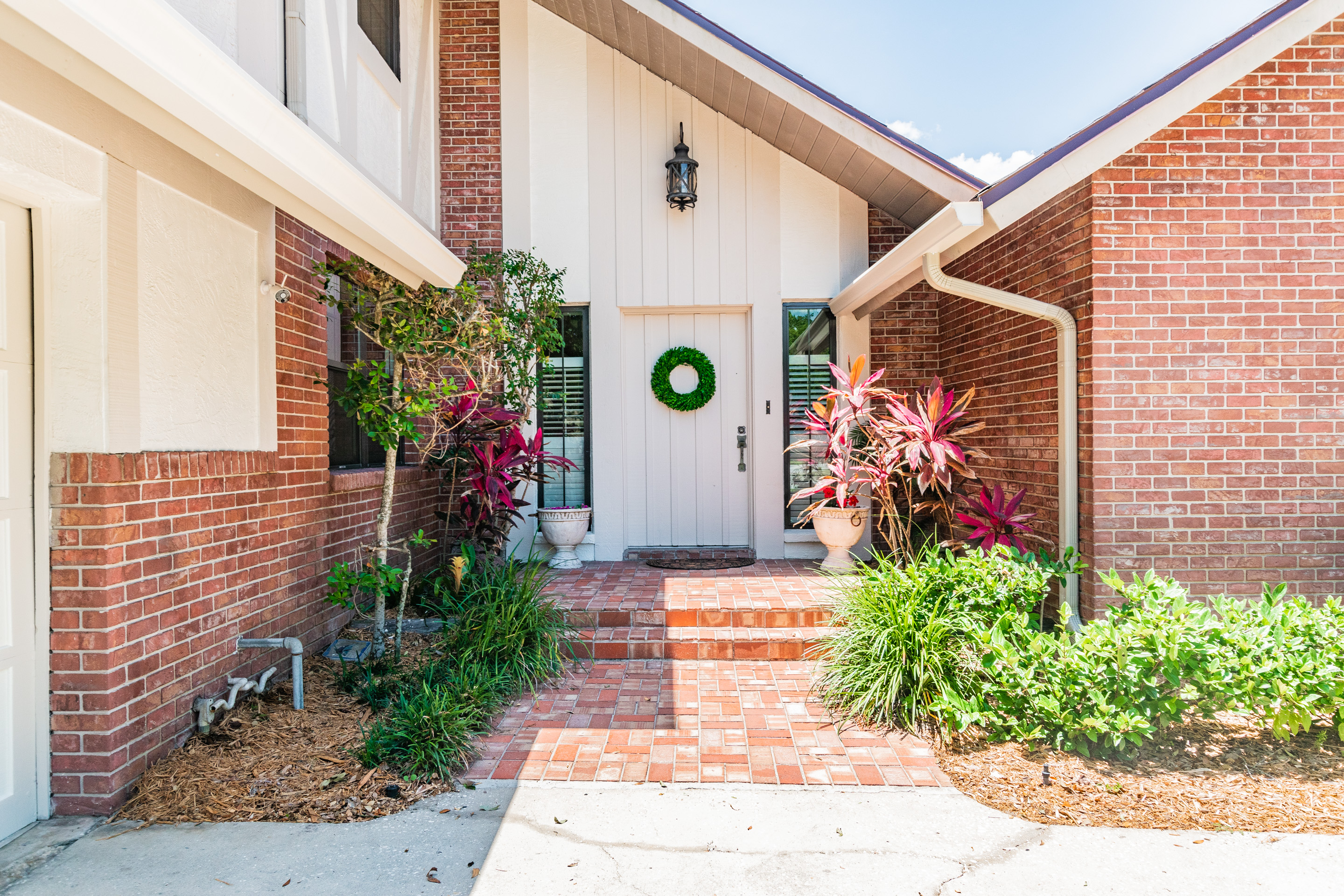 Exterior of 2431 Roberta Lane