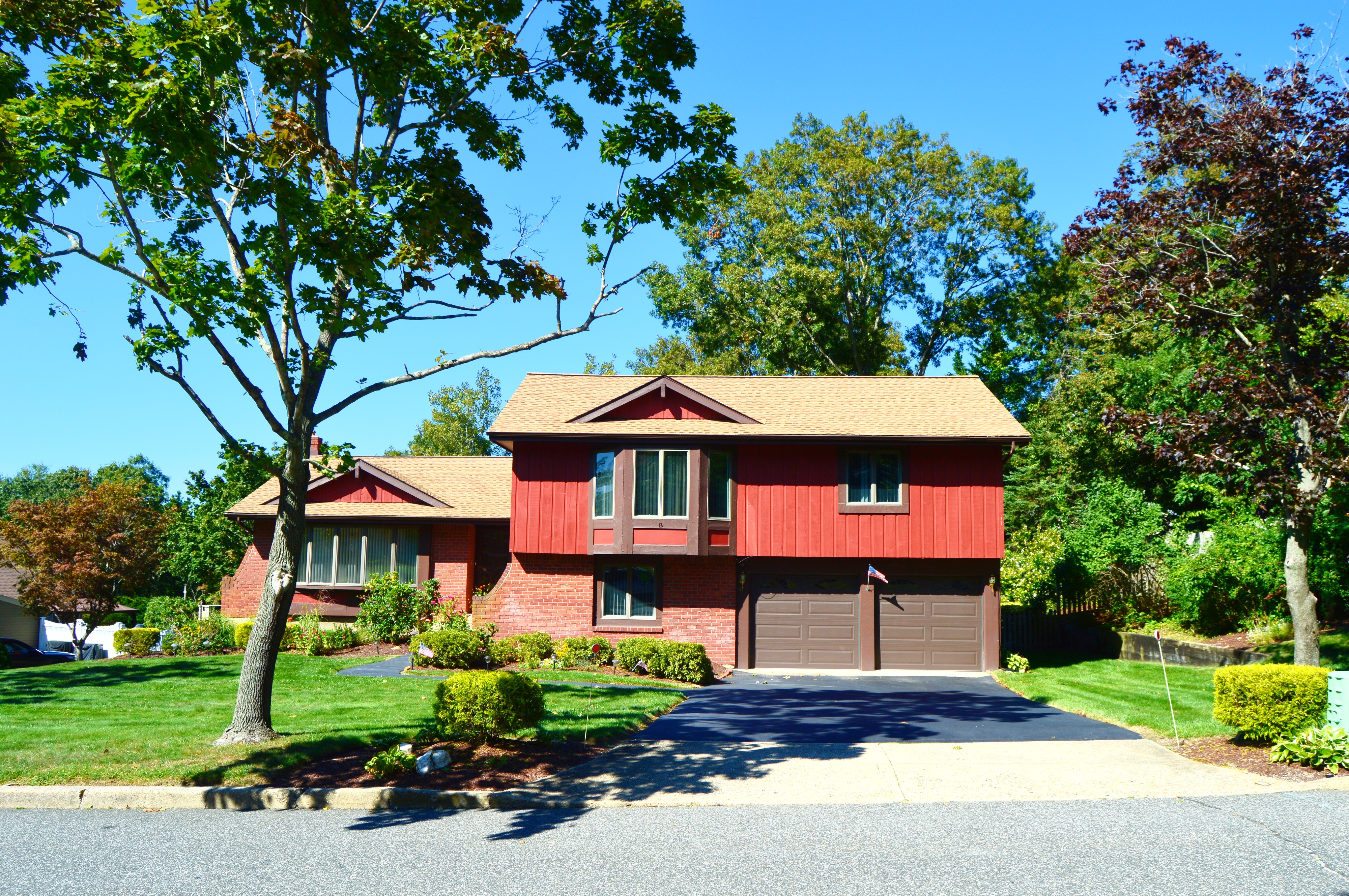 Exterior of 9 Rolling Hills Drive