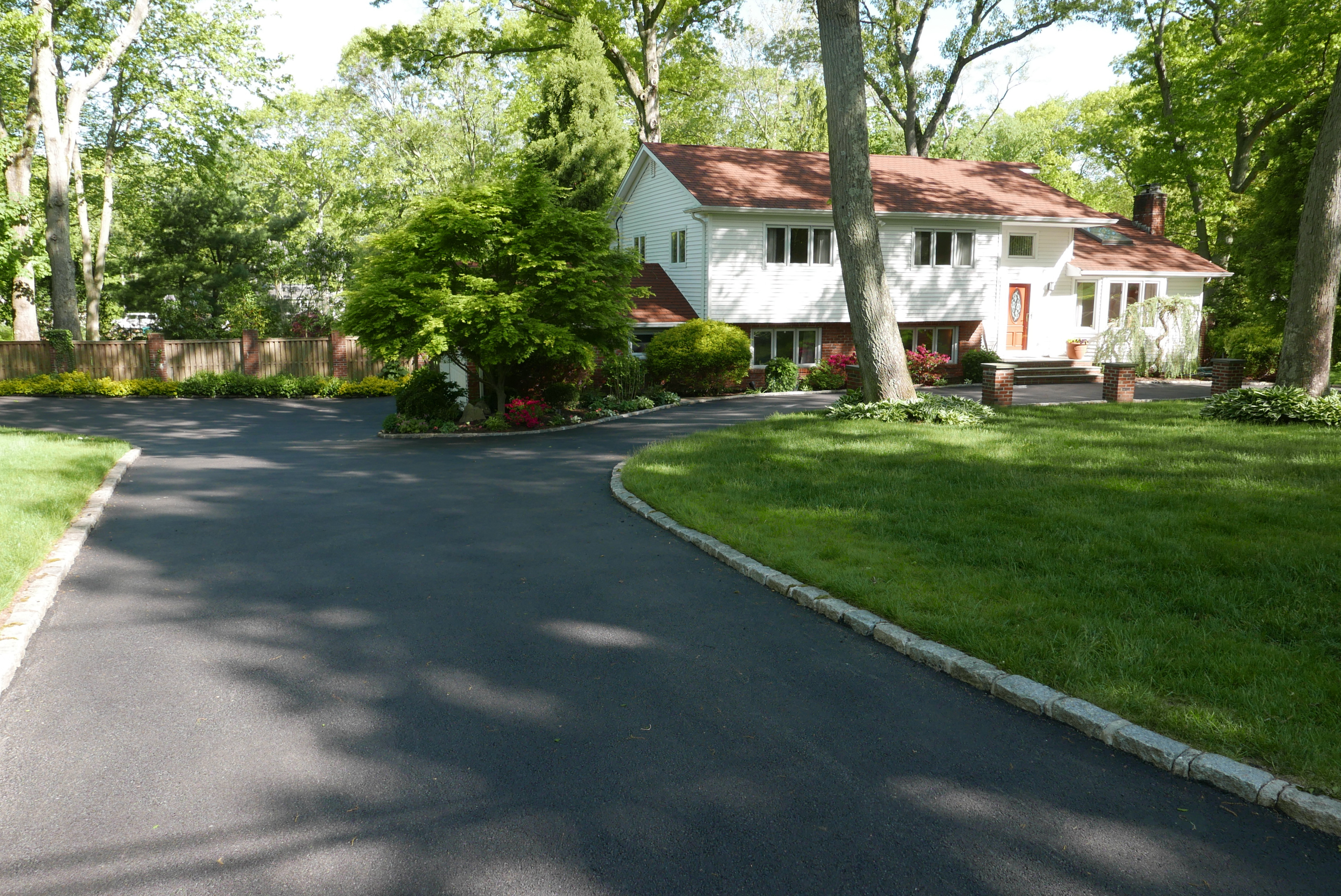 Exterior of 125 Old Field Road