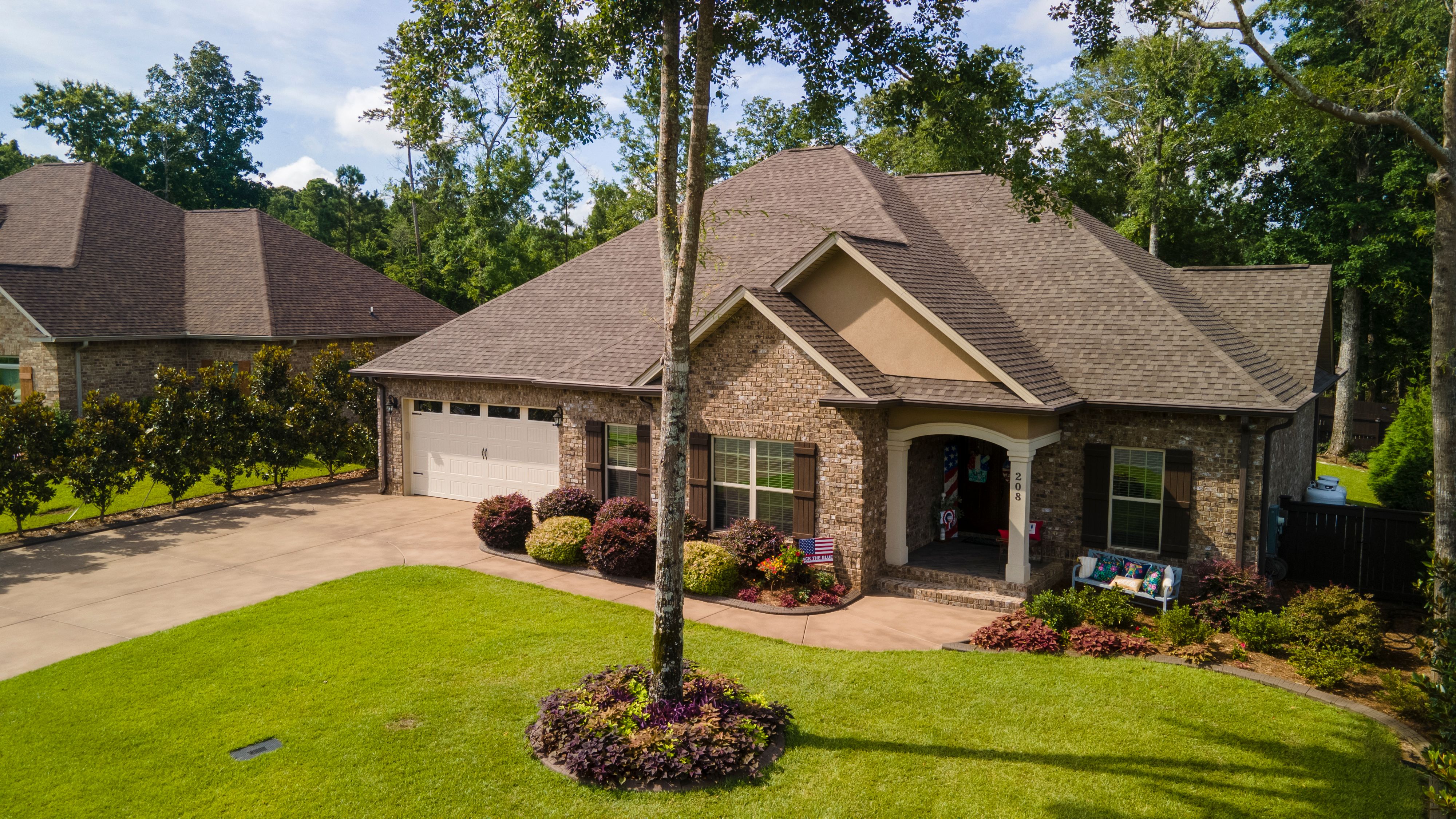 Exterior of 208 Rustic Live Oak Trail