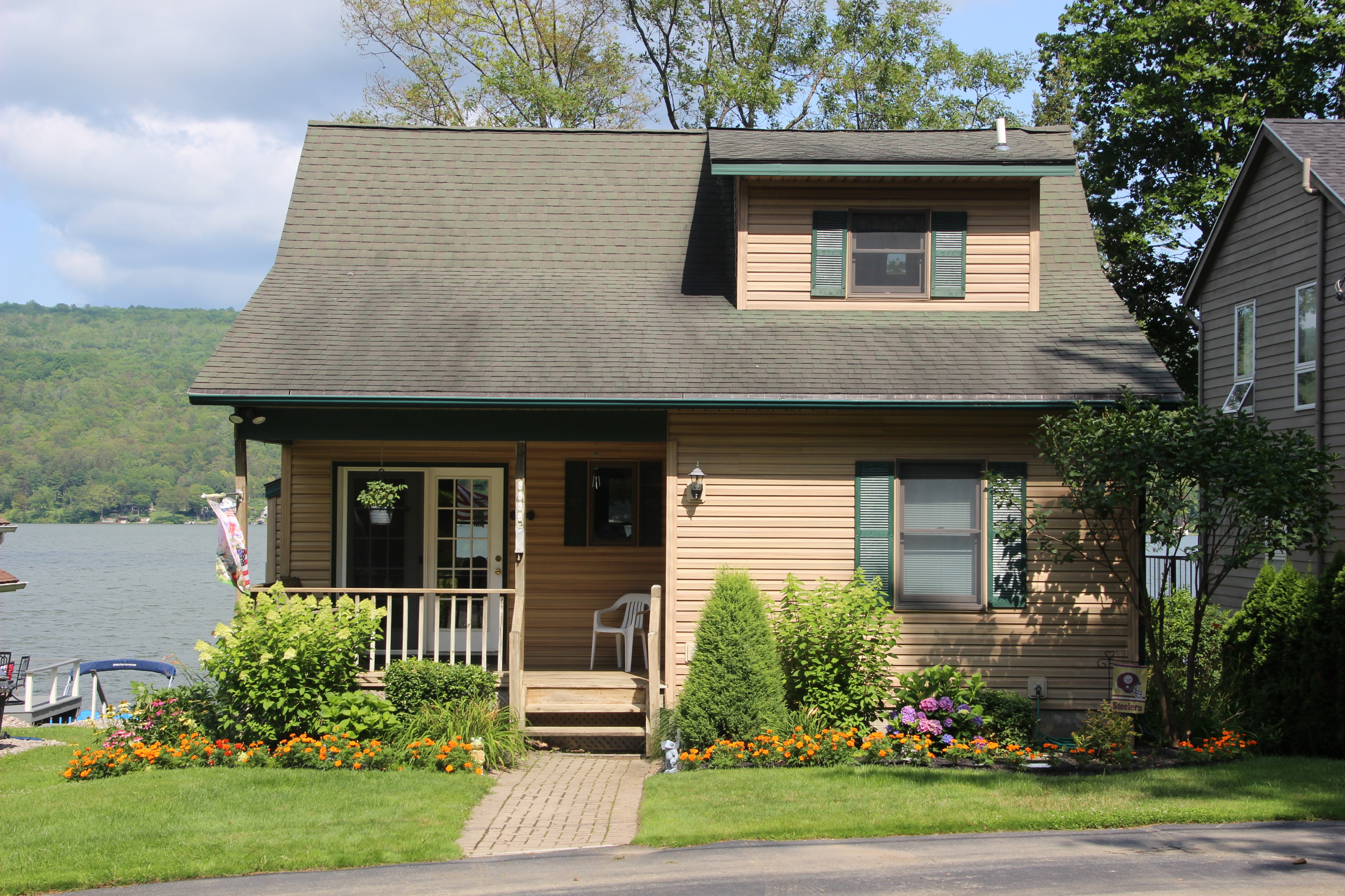 Exterior of 6065 Bartholomew Drive