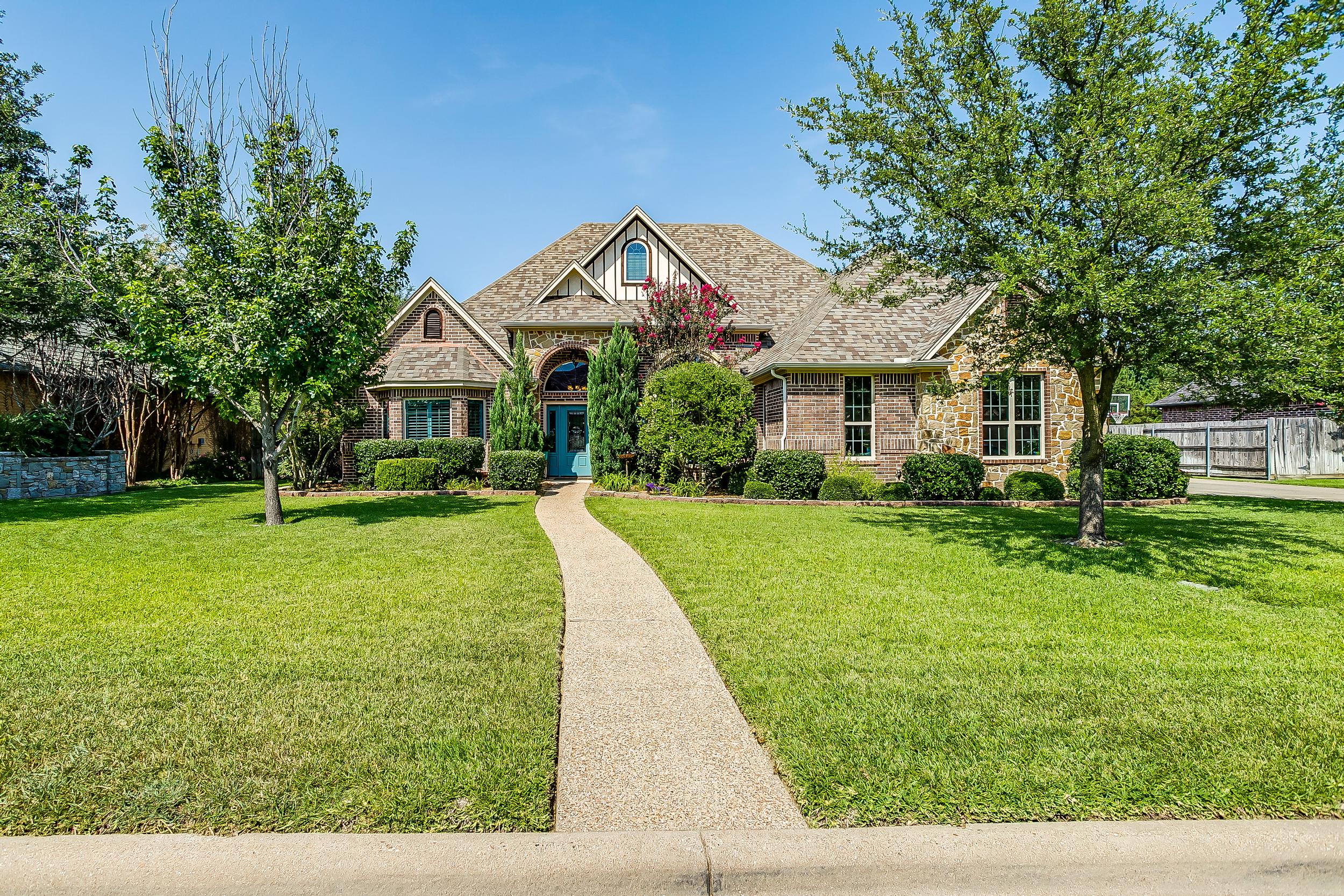 Exterior of 1121 Berkley Drive