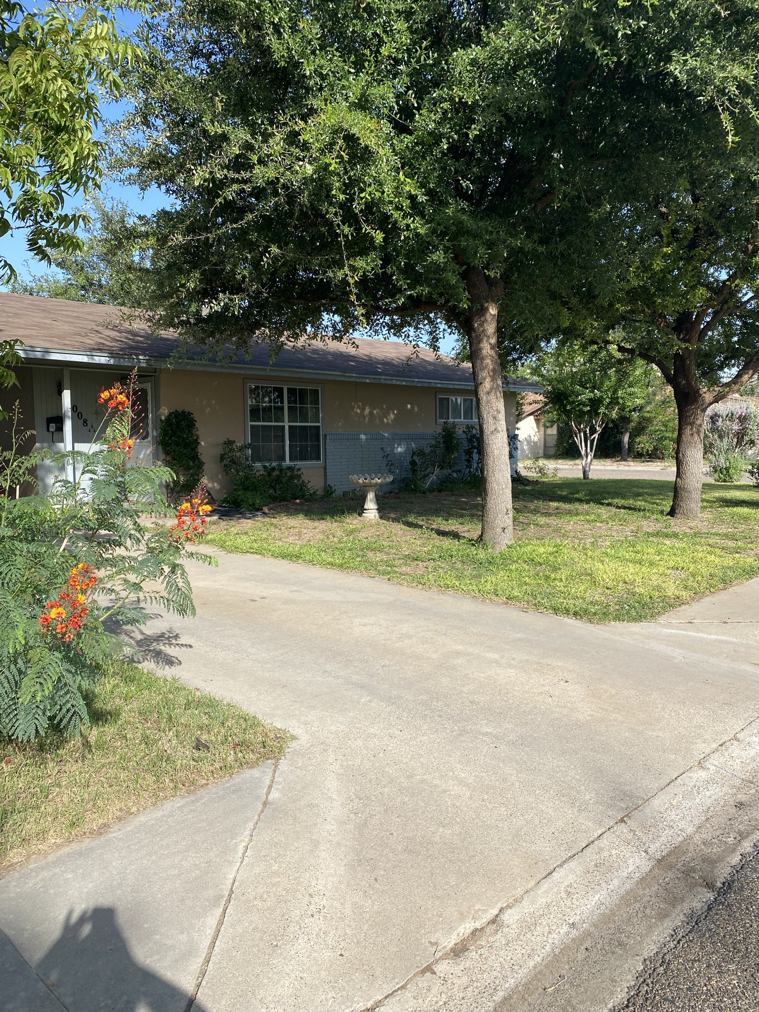 Exterior of 1008 South Ike Avenue