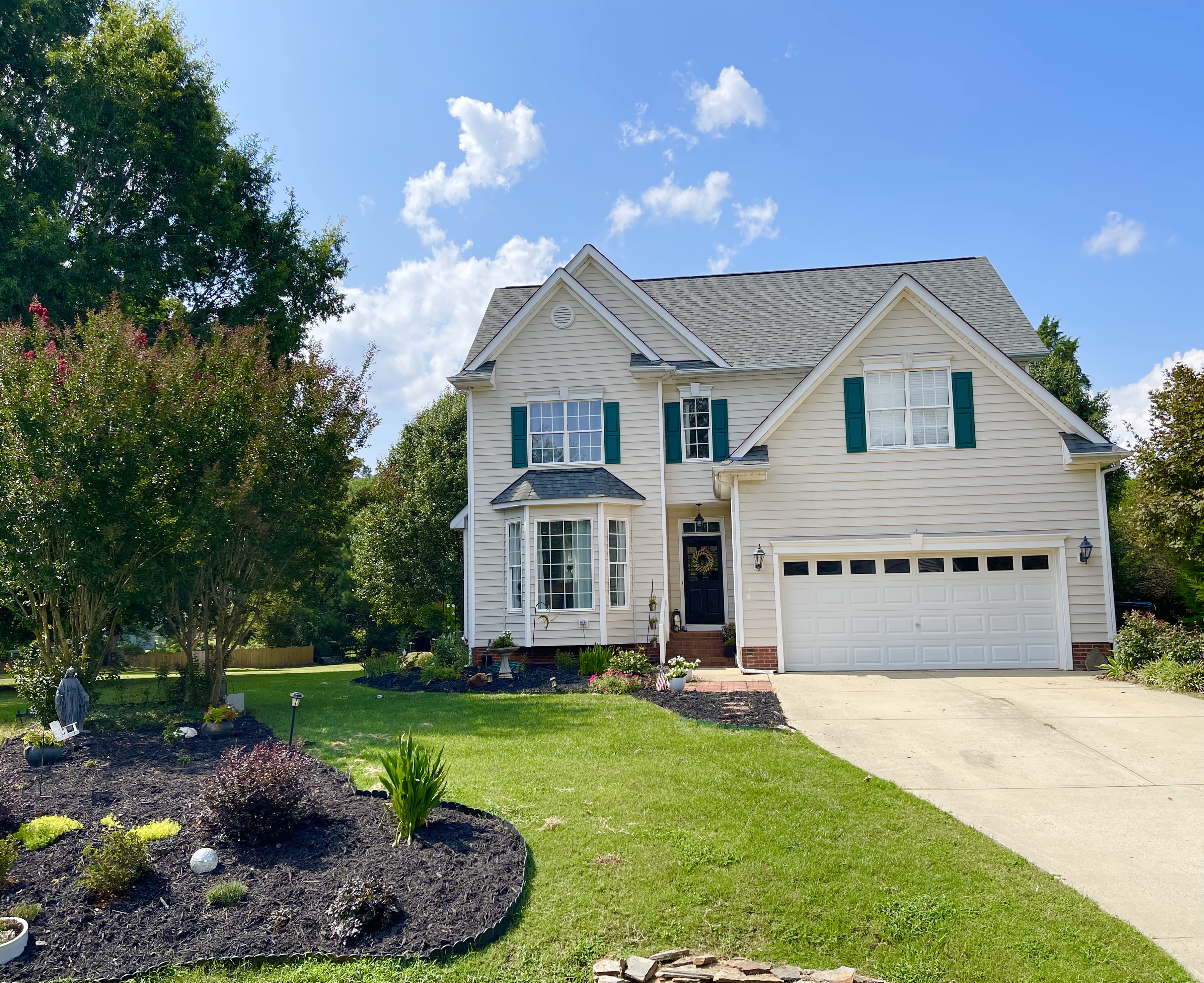 Exterior of 33 Green Meadow Court