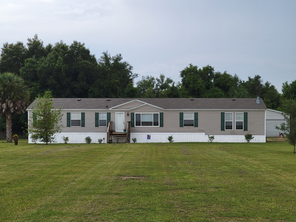 Exterior of 41370 Emeralda Island Road