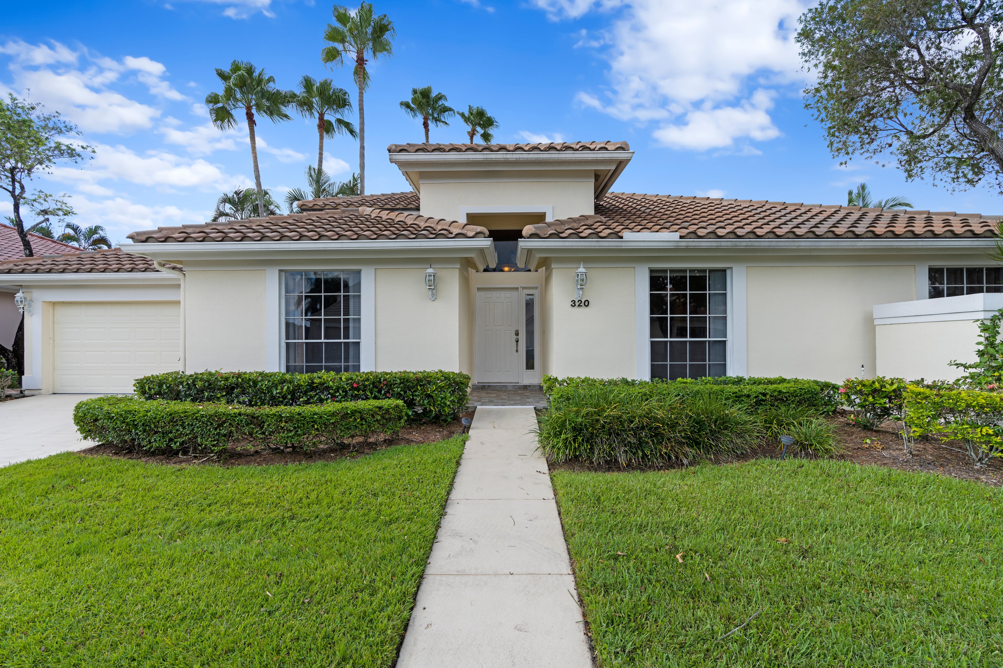 Exterior of 320 Eagleton Golf Drive