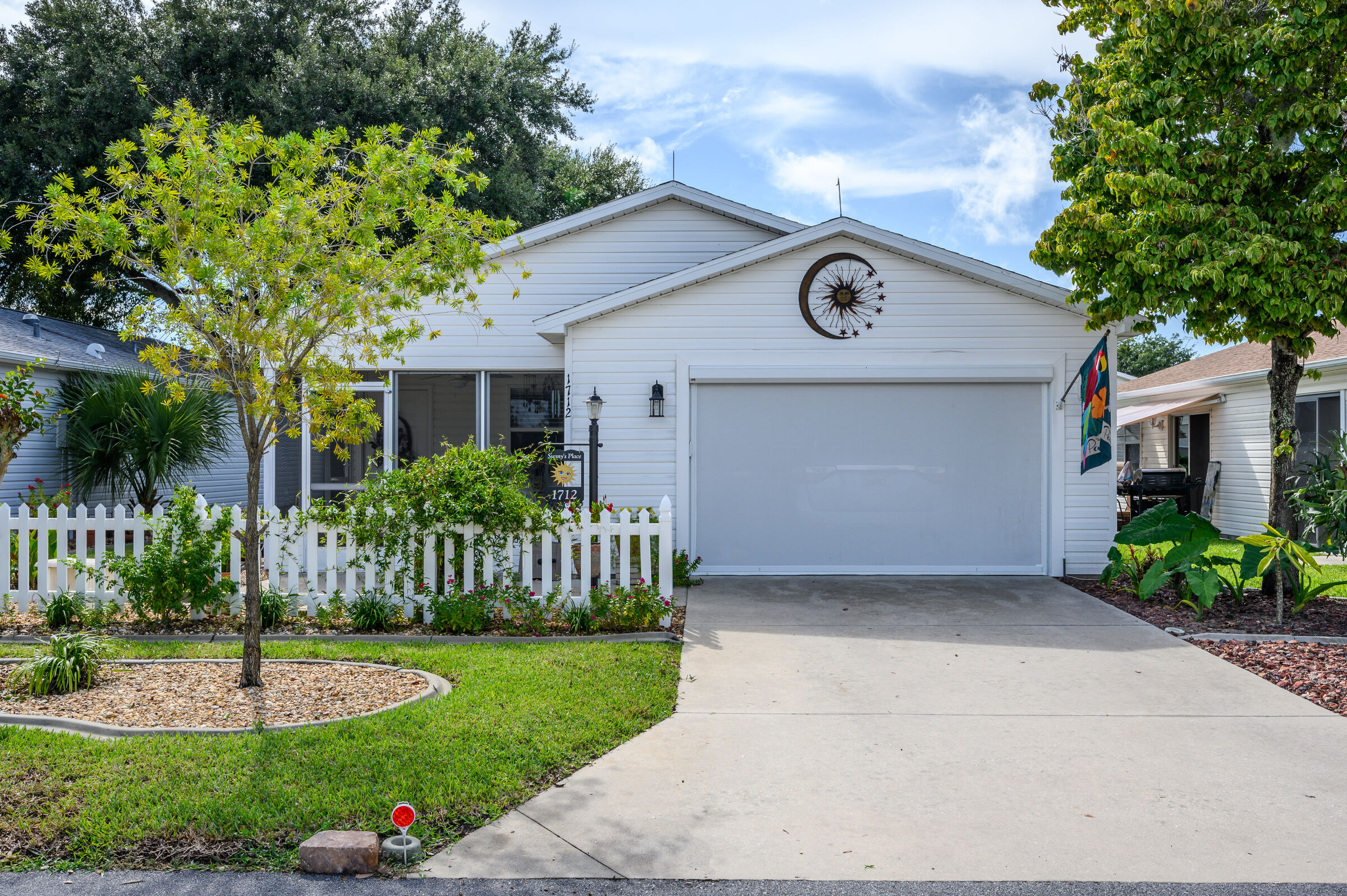 Exterior of 1712 Rosales Road