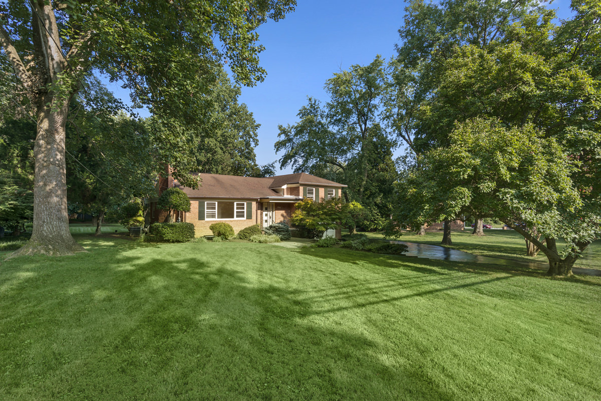 Exterior of 9205 Seven Locks Road