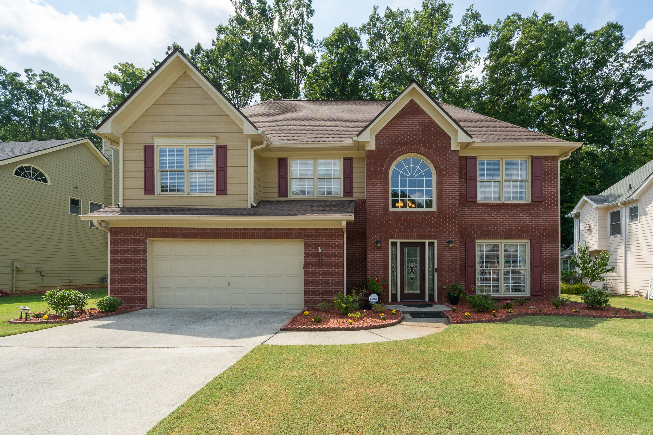 Exterior of 575 Golden Meadows Lane