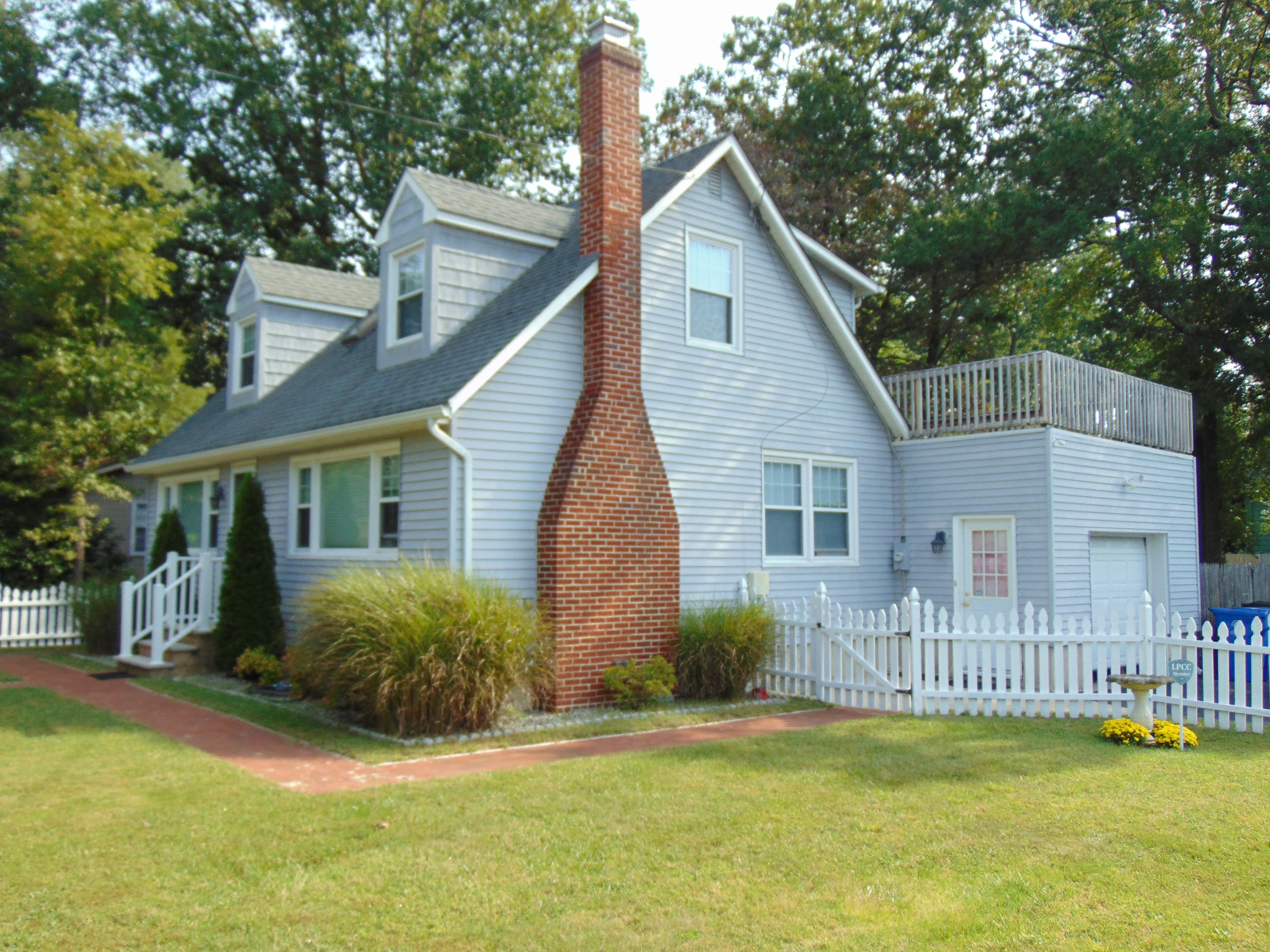 Exterior of 233 Taunton Boulevard