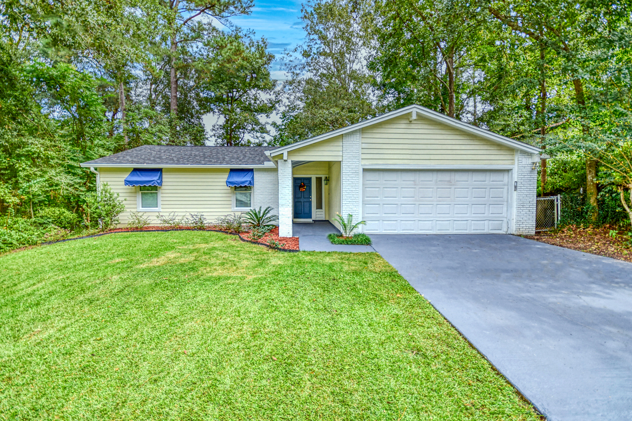 Exterior of 1131 Cross Creek Circle