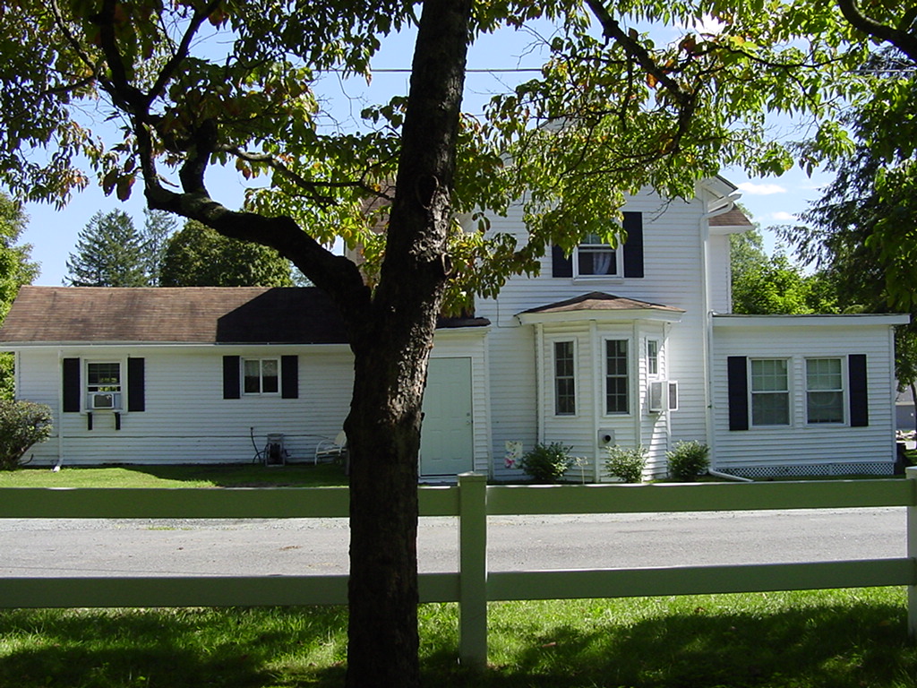 Exterior of 98 Pine Street