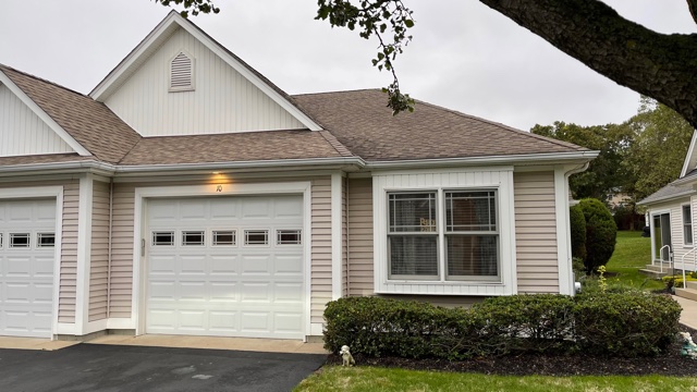 Exterior of 10 White Oak Court