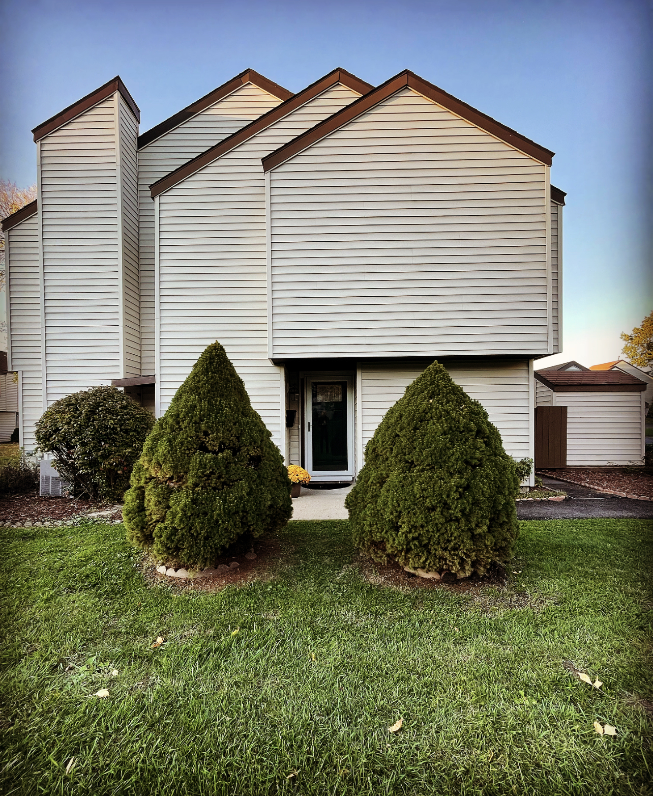 Exterior of 401 Barnstable Court