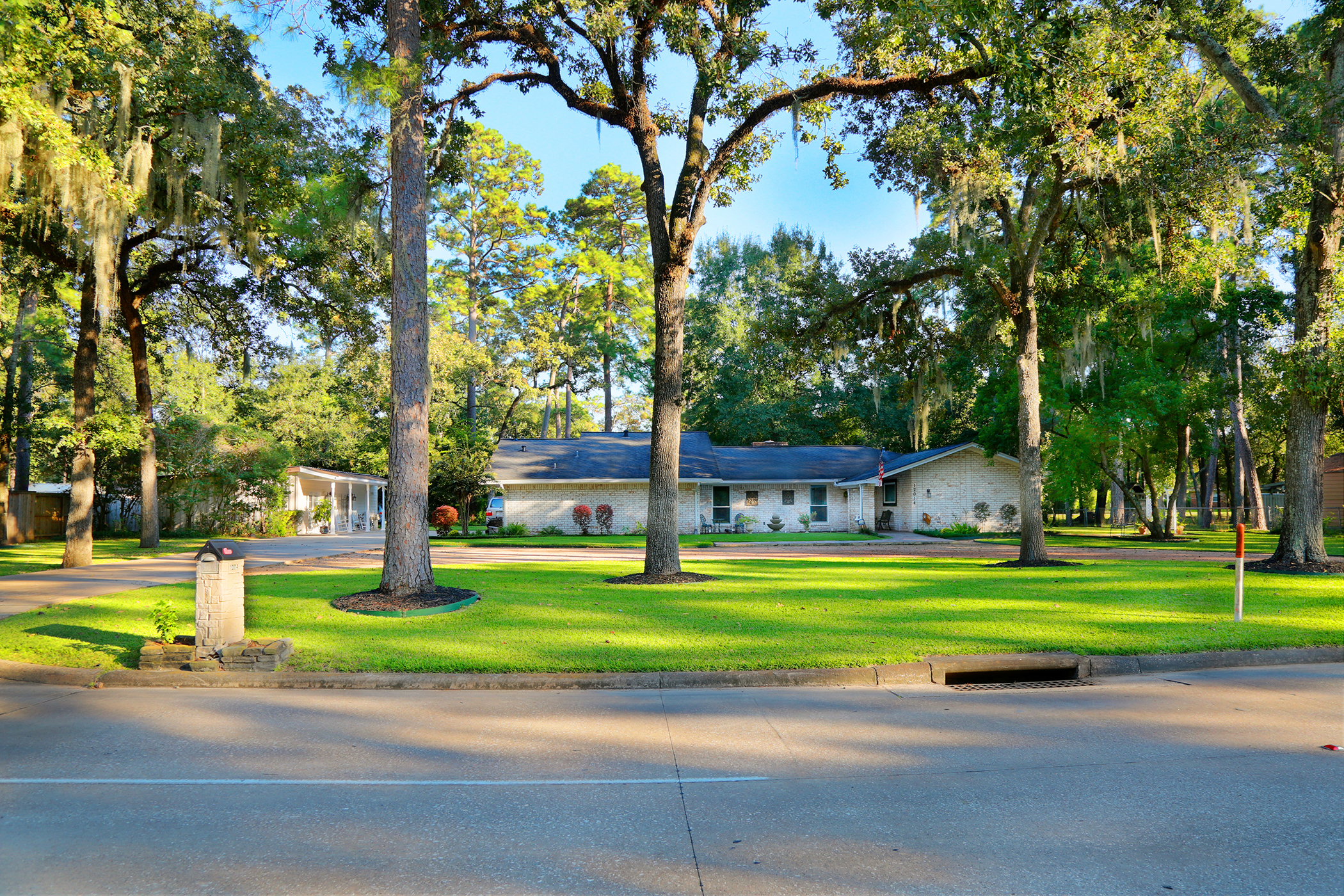 Exterior of 12014 North Eldridge Parkway