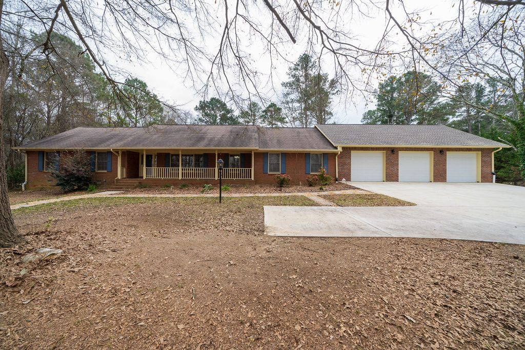 Exterior of 670 Midway Road