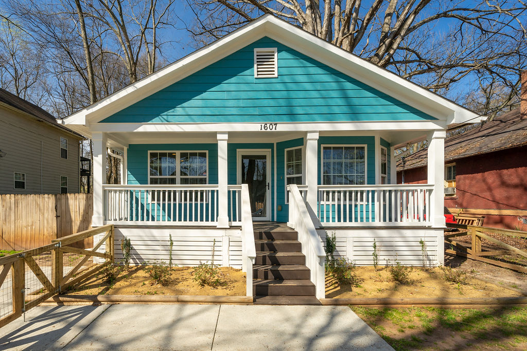 Exterior of 1607 Lakewood Avenue Southeast