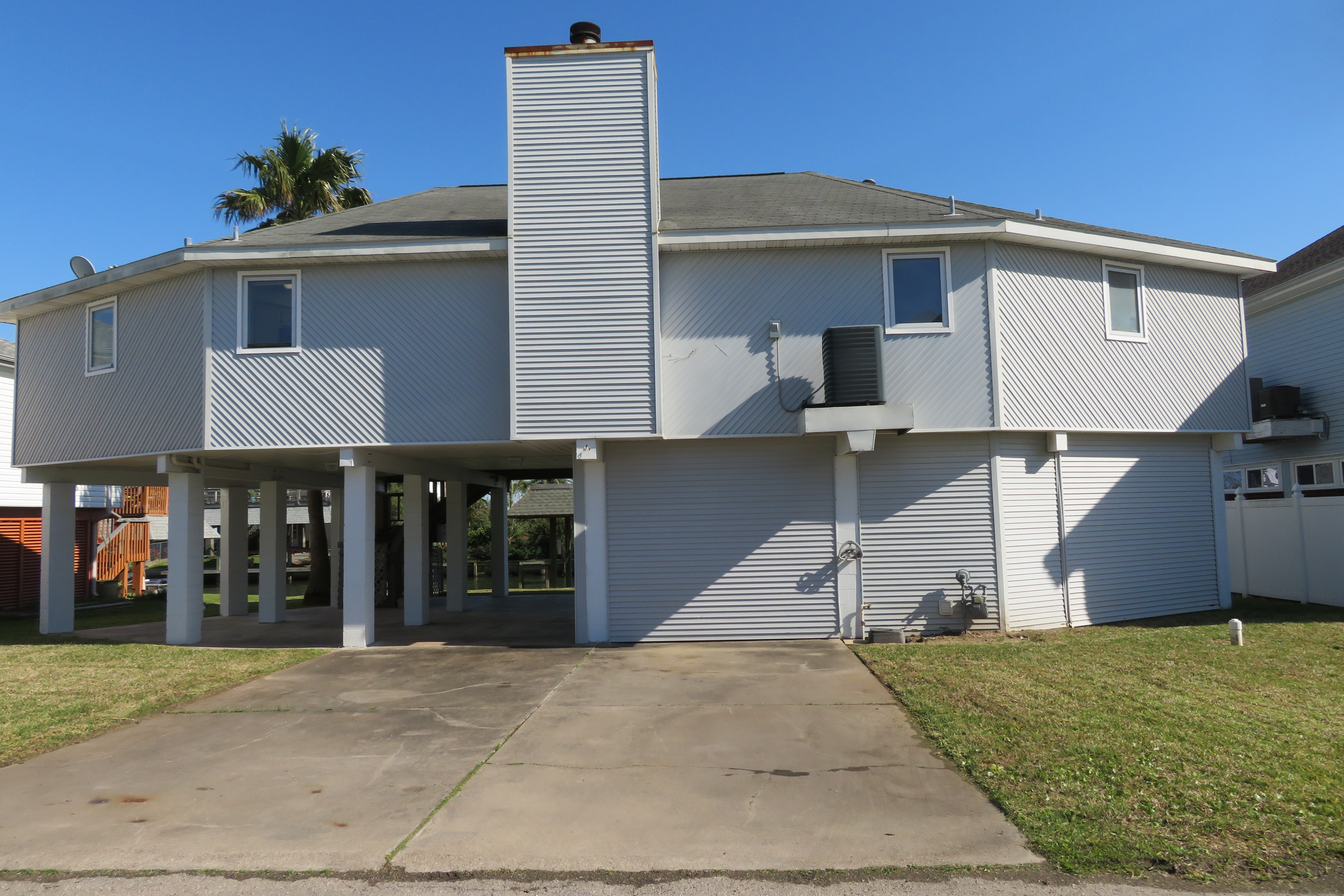 Exterior of 1235 Sailfish Street