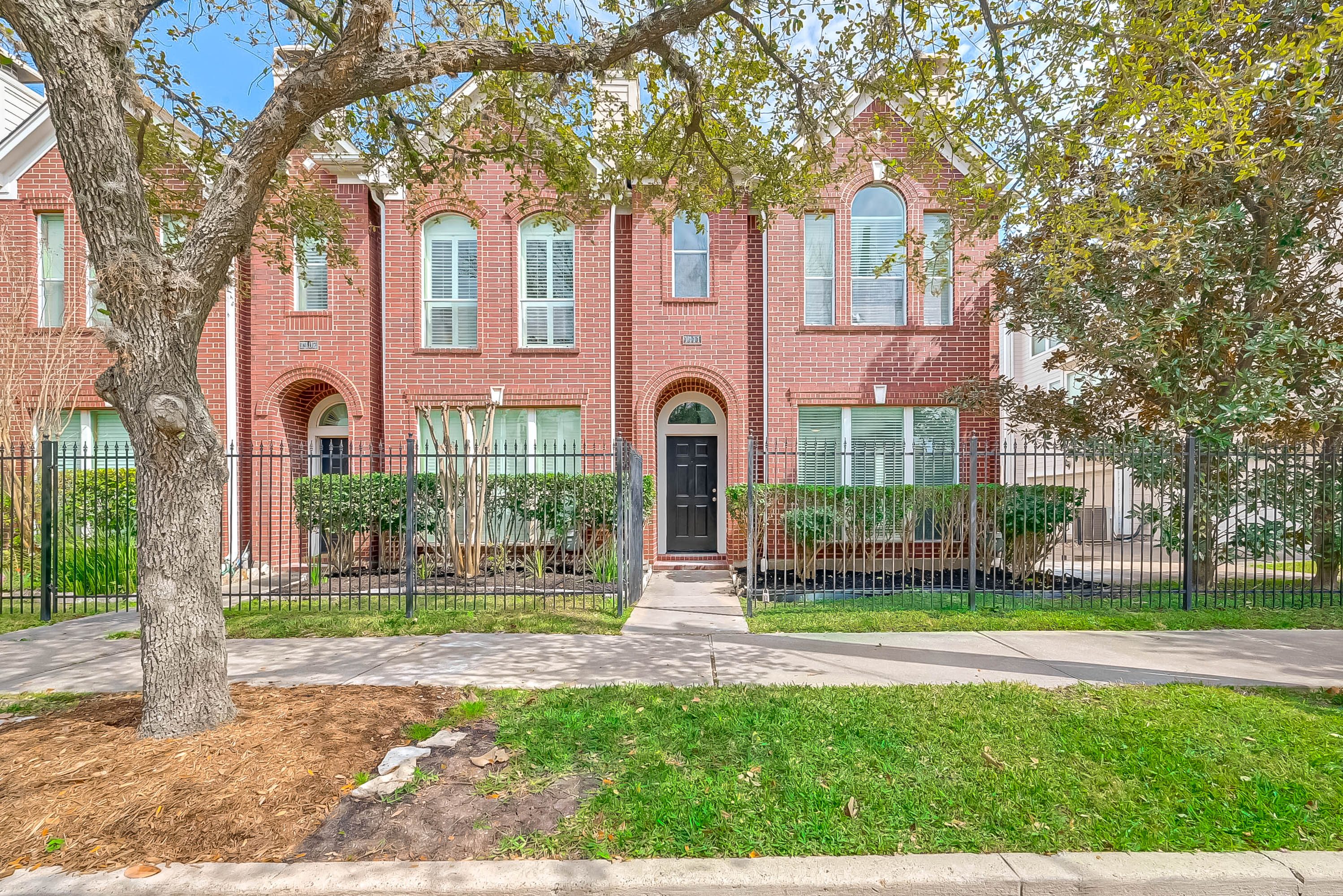 Exterior of 1411 Rosalie Street