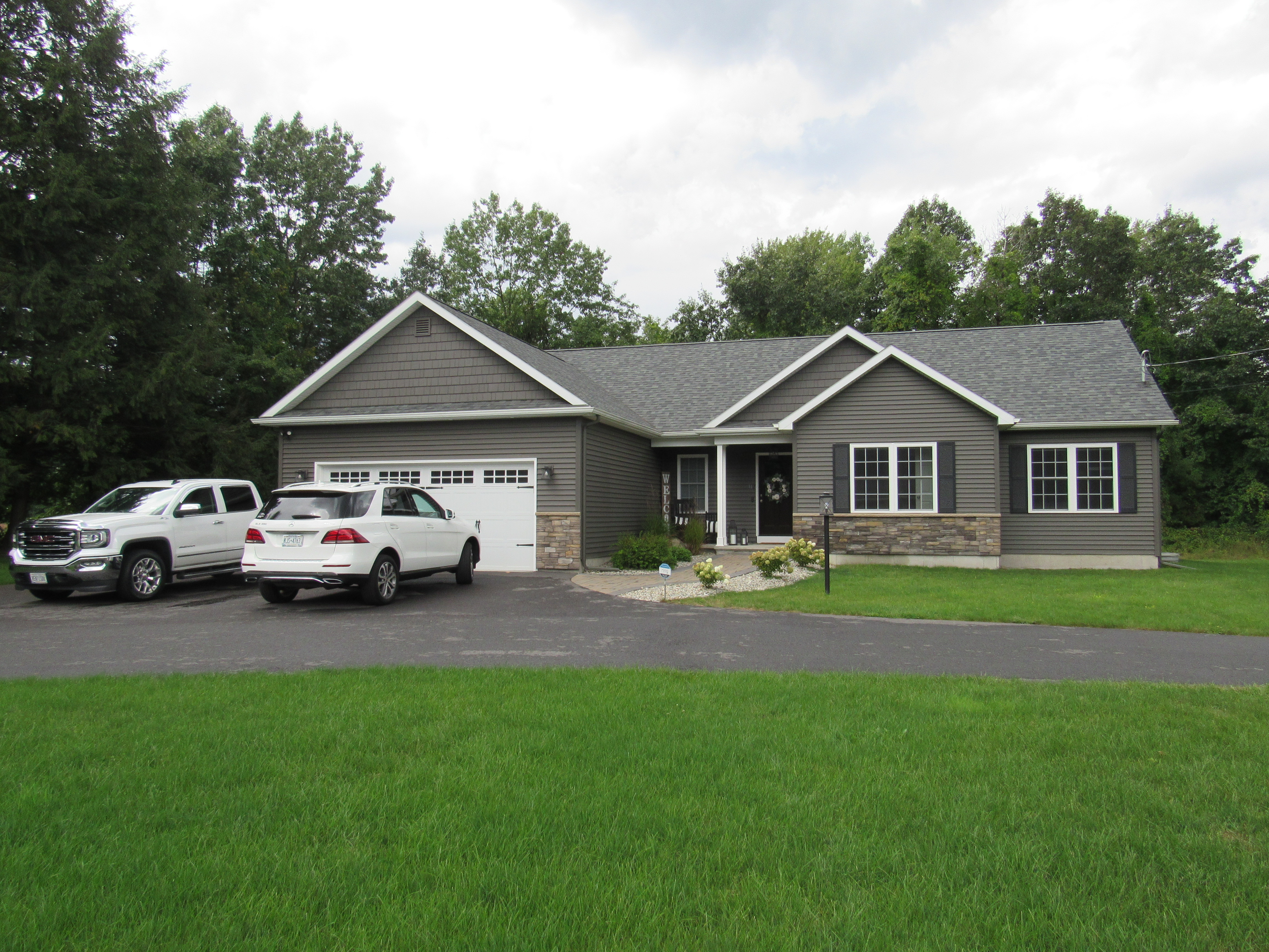 Exterior of 117 Bluebird Road