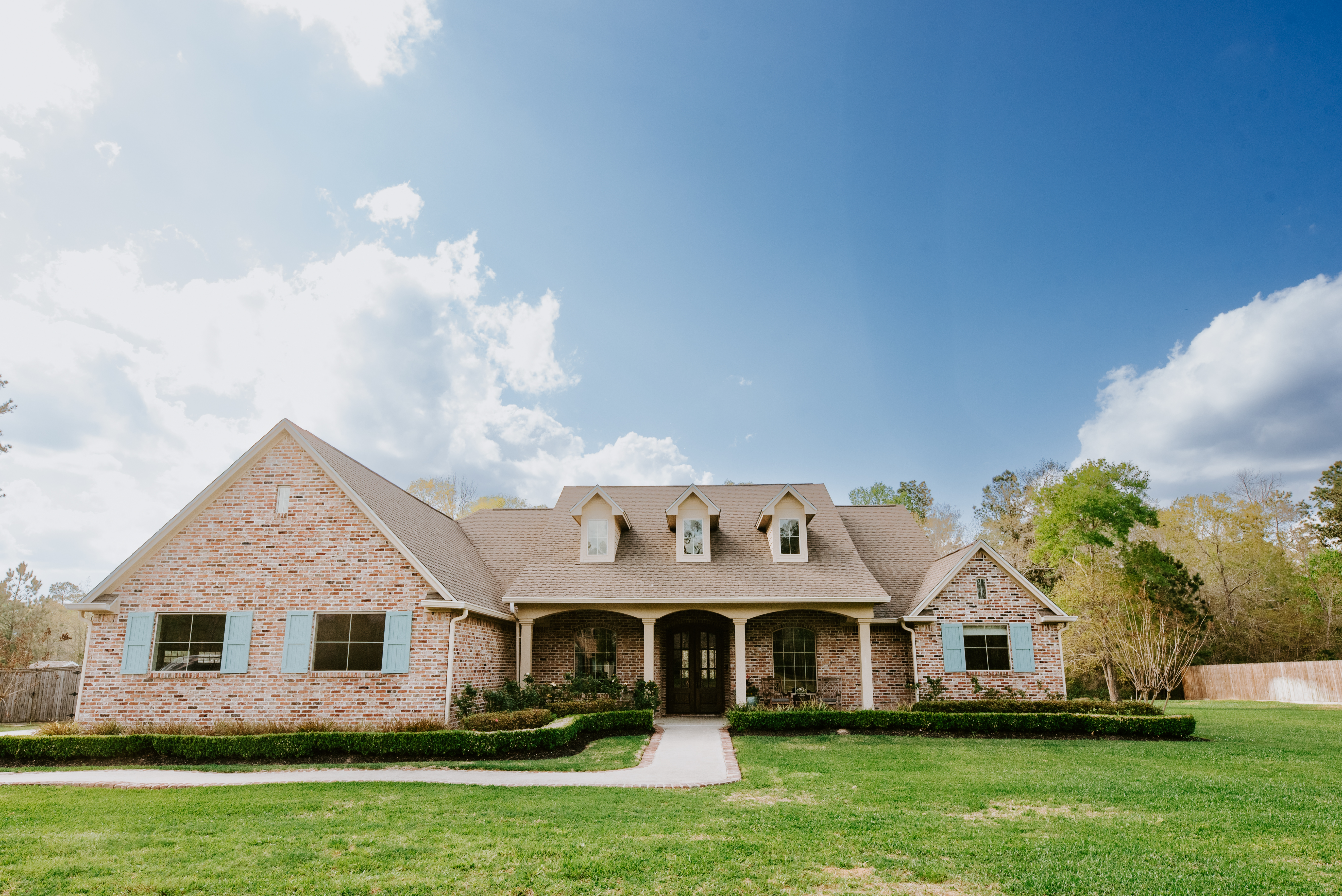 Exterior of 2715 Oak Hollow Circle