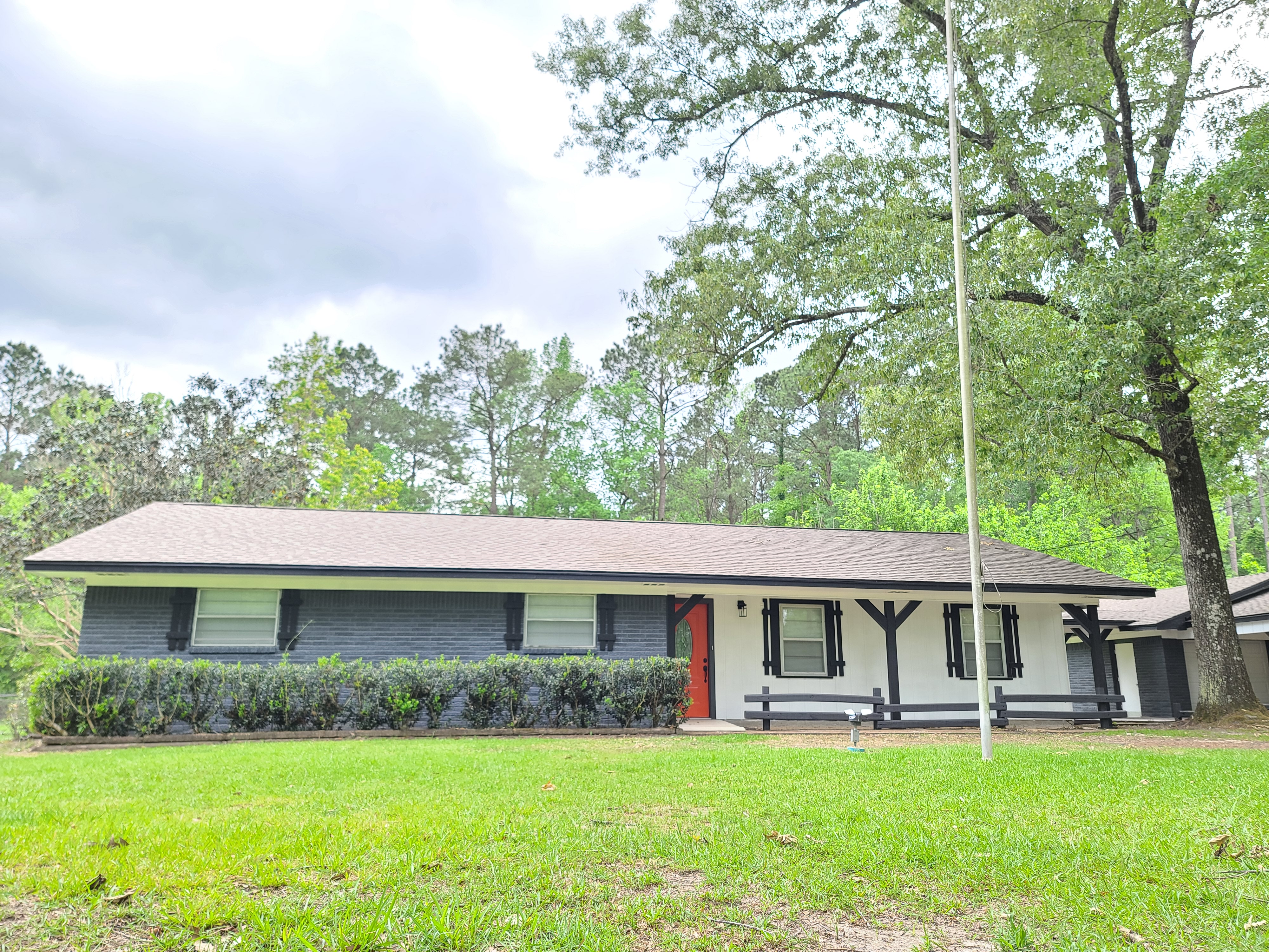 Exterior of 1415 West Walton Road