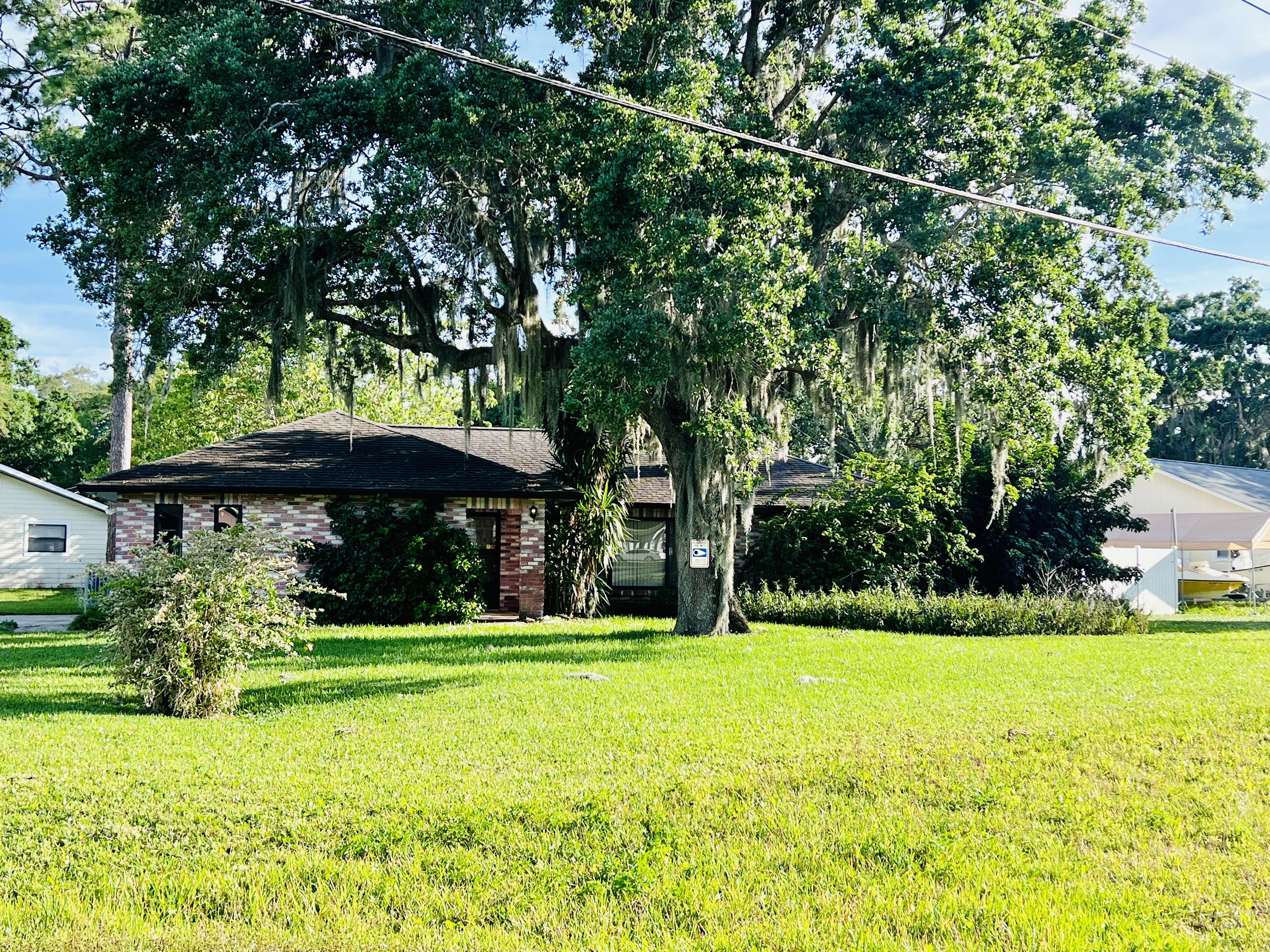 Exterior of 1804 Queen Palm Drive