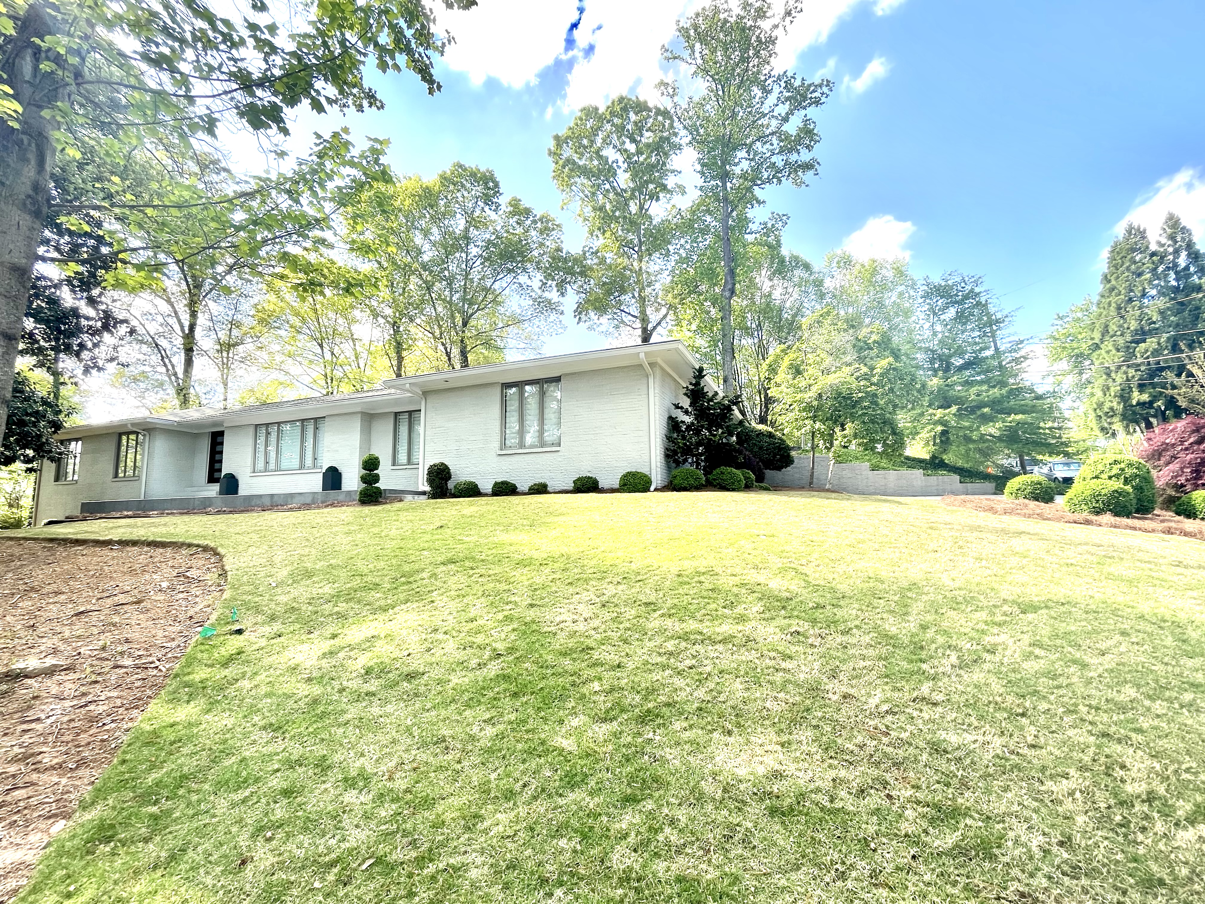 Exterior of 2710 Cosmos Drive Northeast