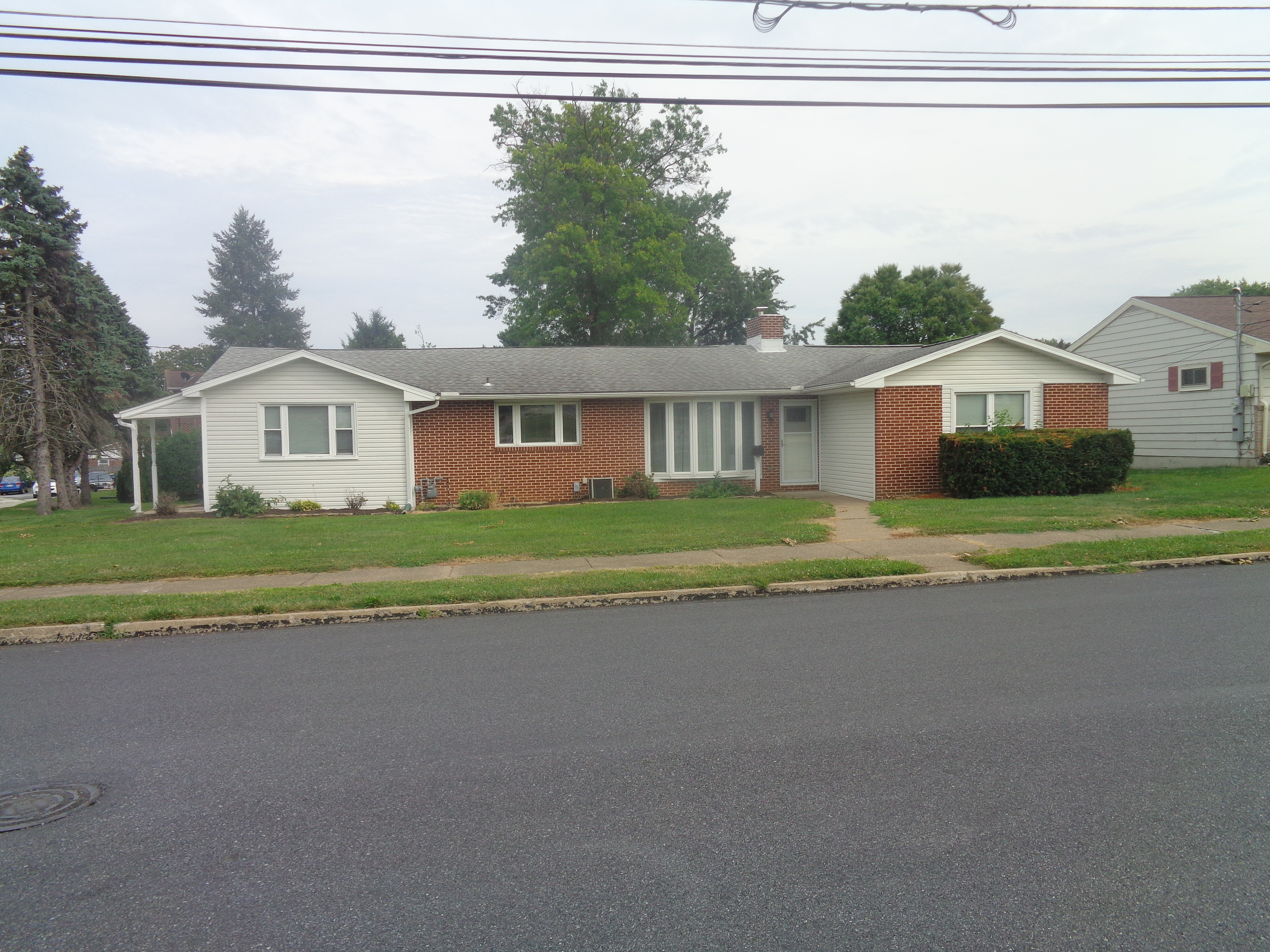 Exterior of 400 Beacon Hill Road