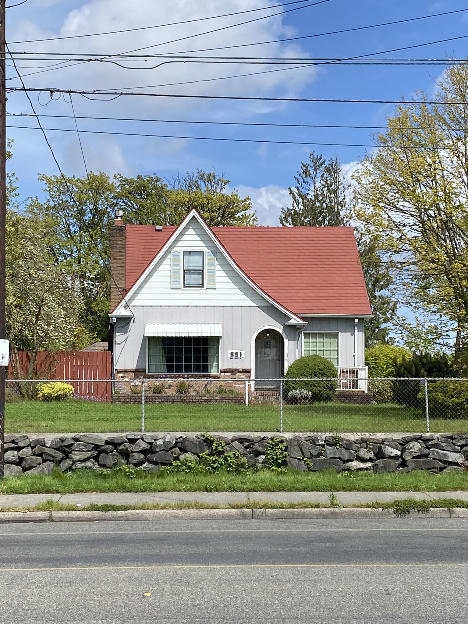 Exterior of 221 96th Street South